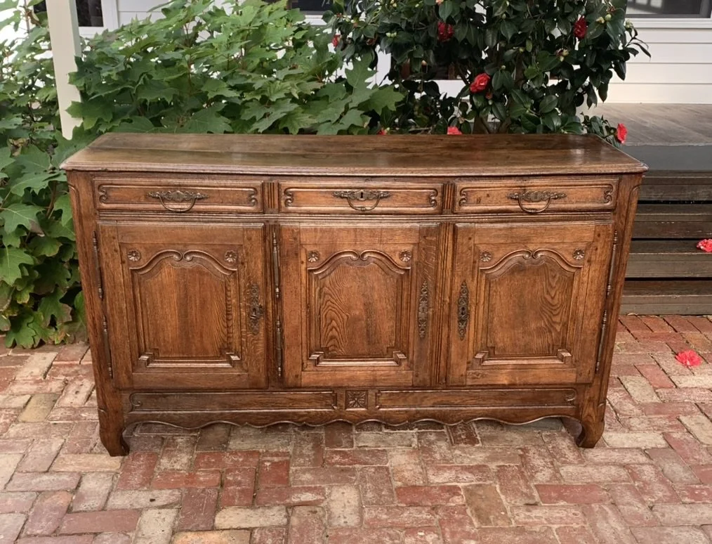 Antique French provincial oak buffet enfilade, c.1740-1760, front view showing serpentine apron and turned mullion pilasters