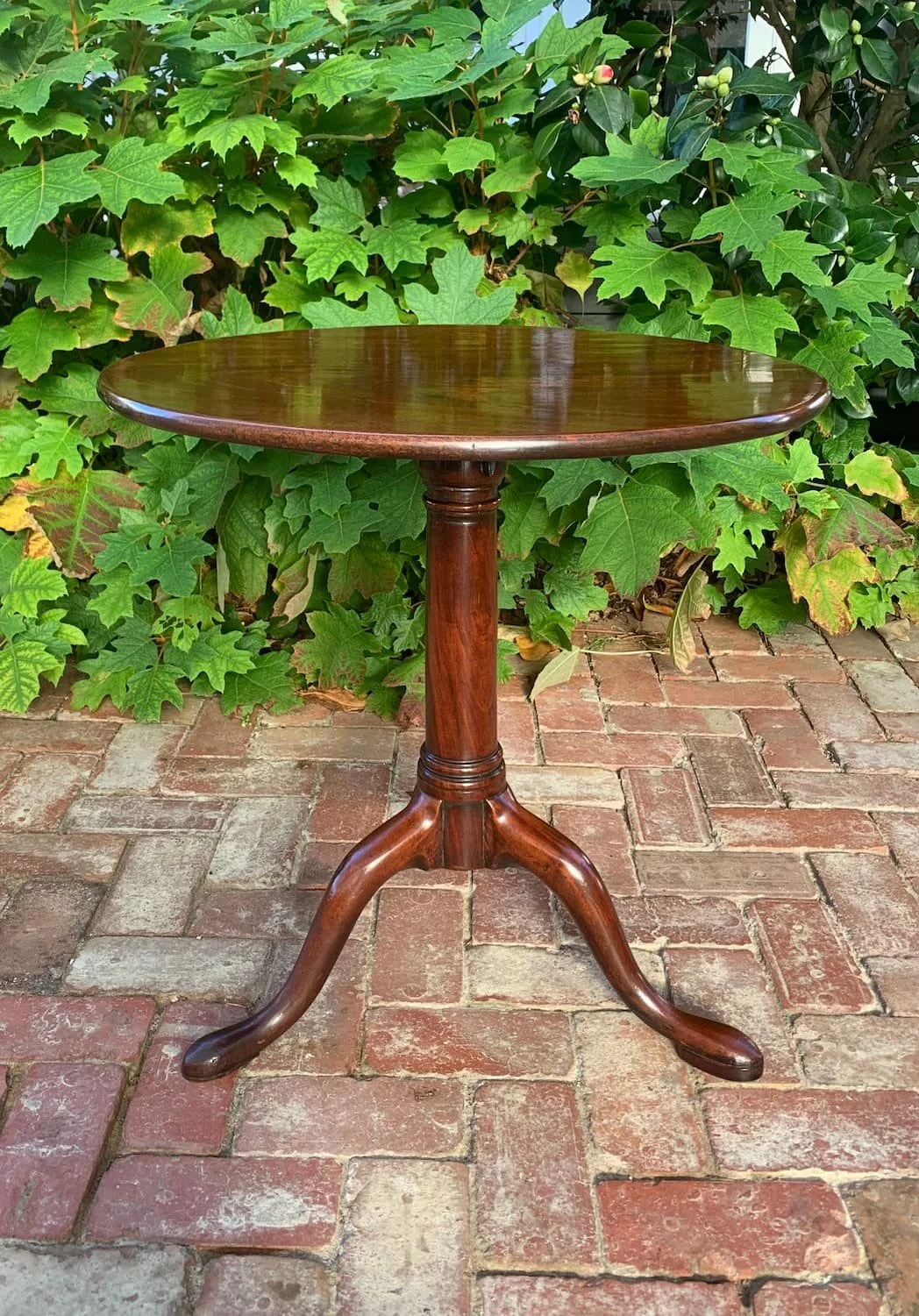 George III Mahogany Tilt-Top Wine Table C.1770-1790