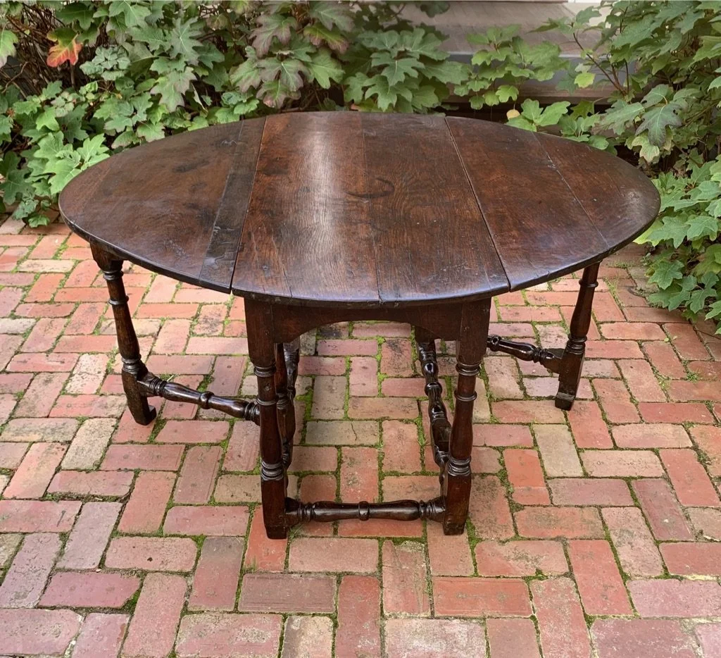 Antique oak gateleg table, English, c.1700, oval top open