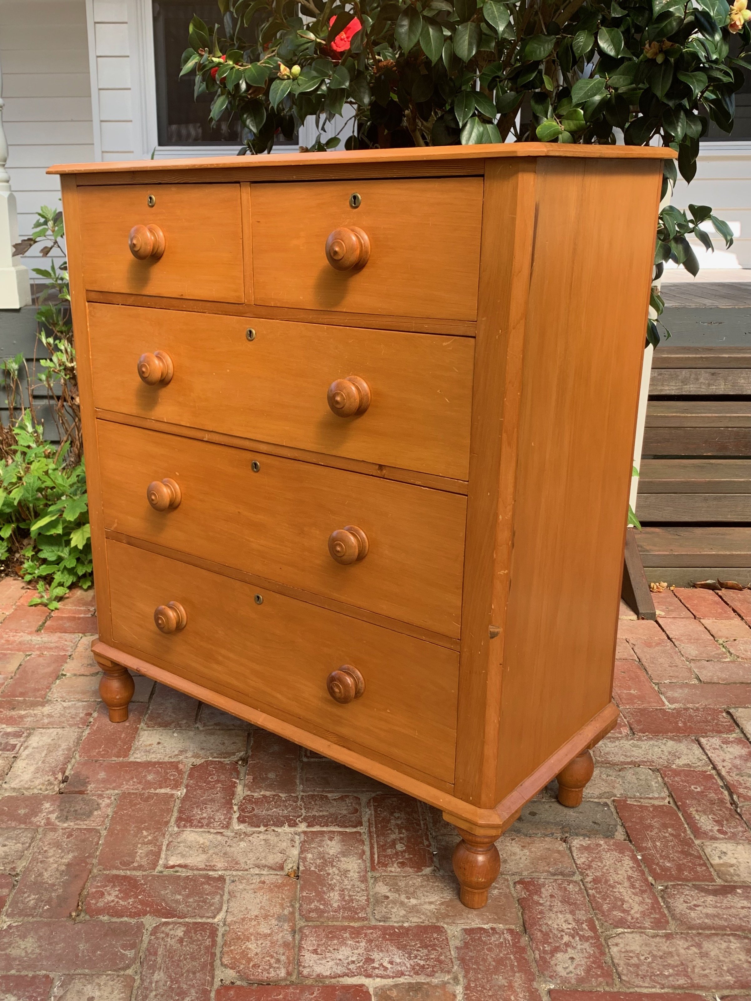 Kauri pine chest of drawers, C.1900, moulded top, canted front corners, Australian colonial cabinet furniture