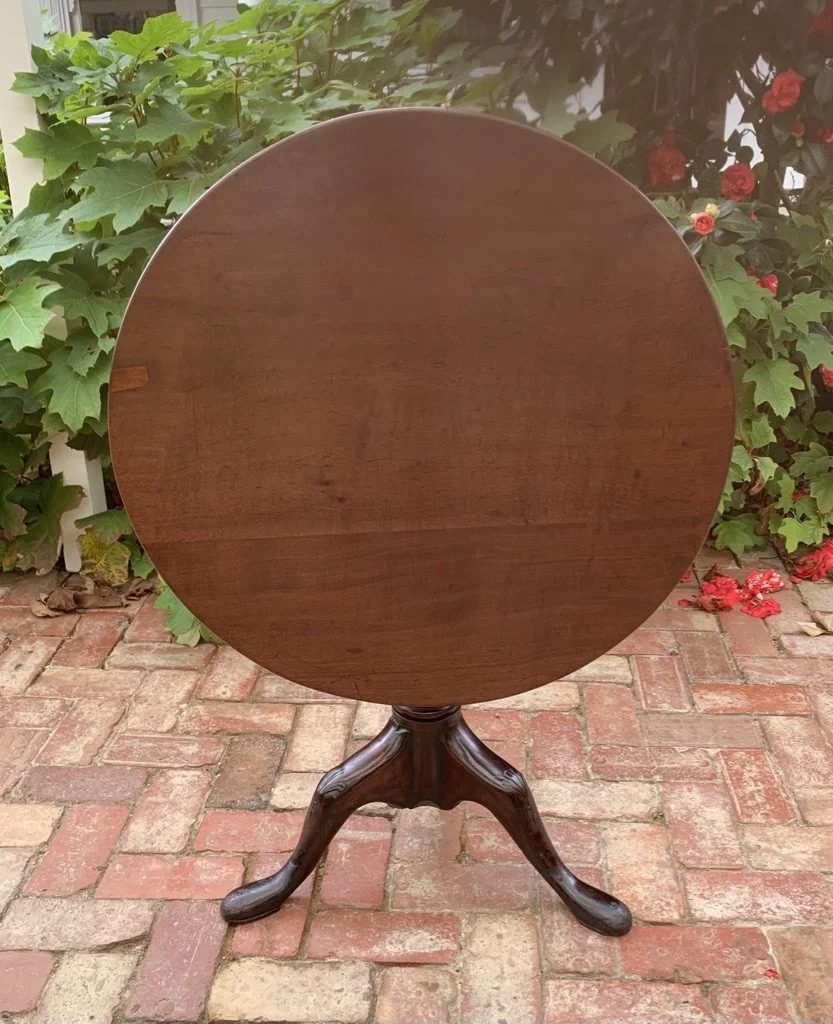 18th century English mahogany tilt-top table, circular form