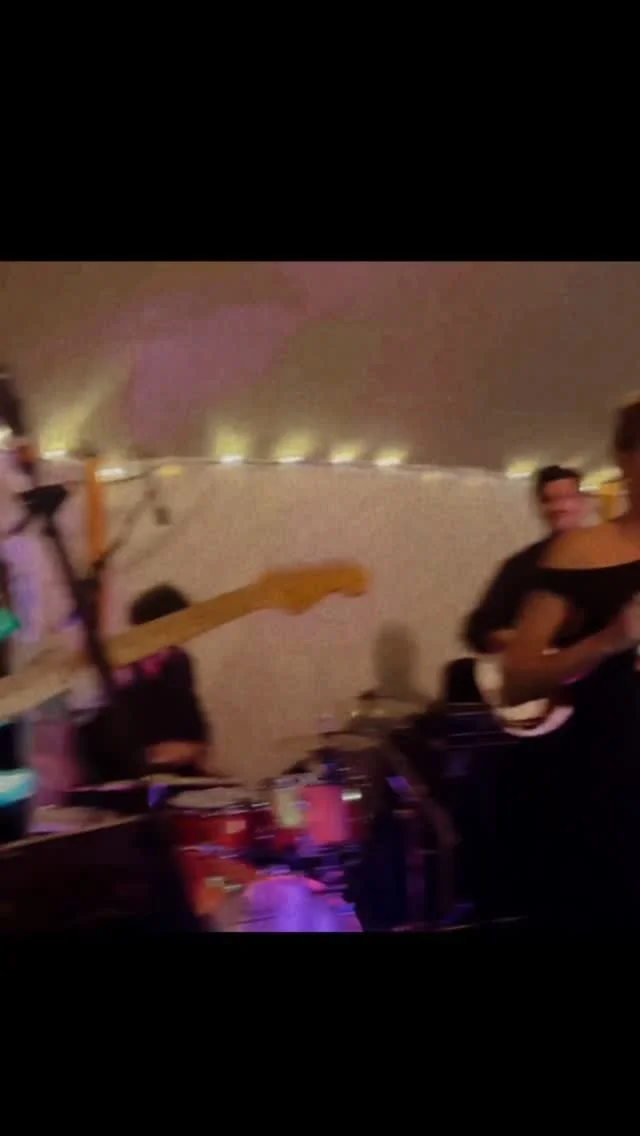 Strings on fire π₯ πΈ
Who’s ready for this solo at their next event?
#weddingband . #weddingmusic . #LiveWeddingMusic. #WeddingEntertainment
#GuitarSolo. #ShreddingGuitar
#LiveBandEnergy. #WeddingPartyVibes
#WeddingDanceFloor. #LiveMusicLover