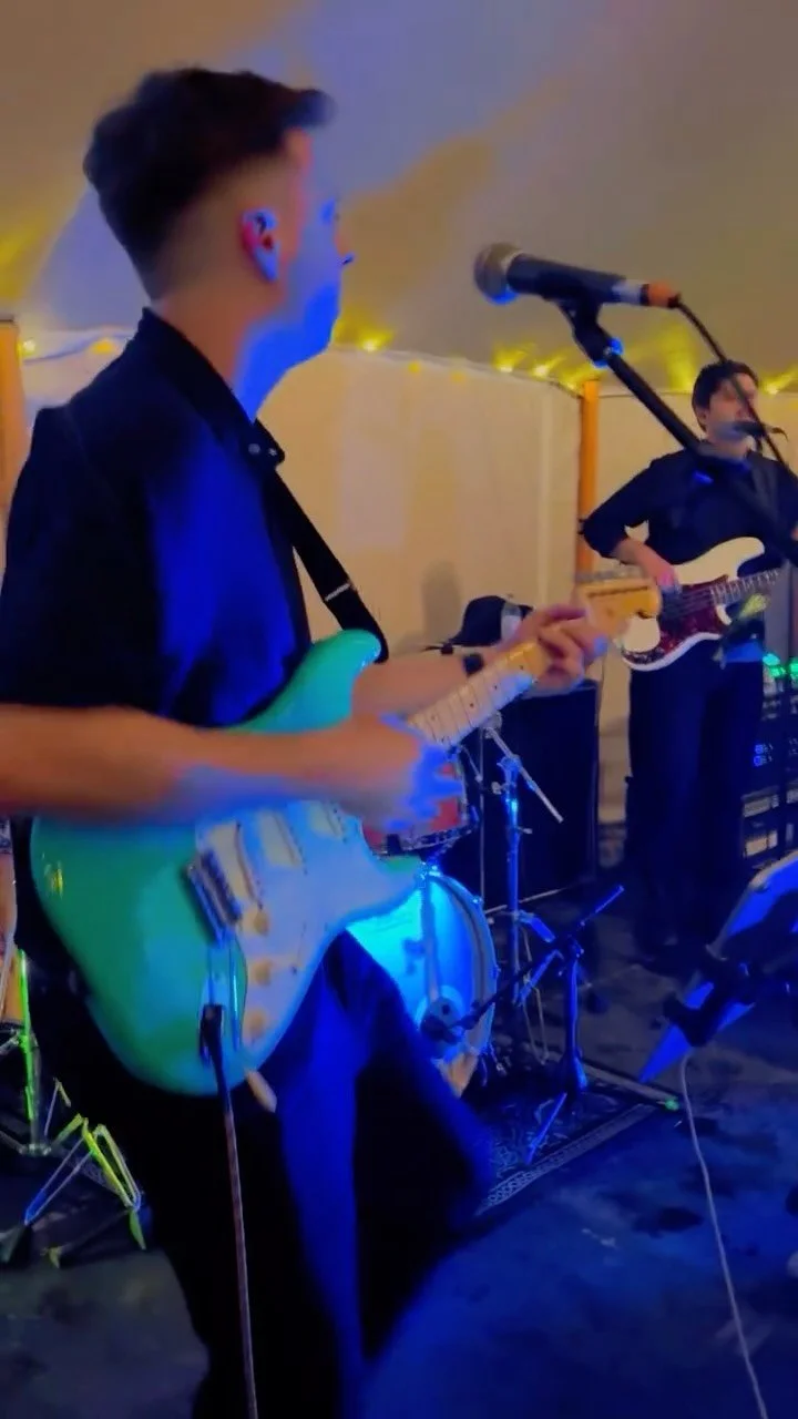 When the bride requests Midnight Oil … so you bring Peter Garrett πΈπ€
#weddingentertainment #weddingband #weddingmusic #weddingvibes #partyband #coversband #liveweddingmusic #centralcoastband #midnightoil #petergarrett #aussierock