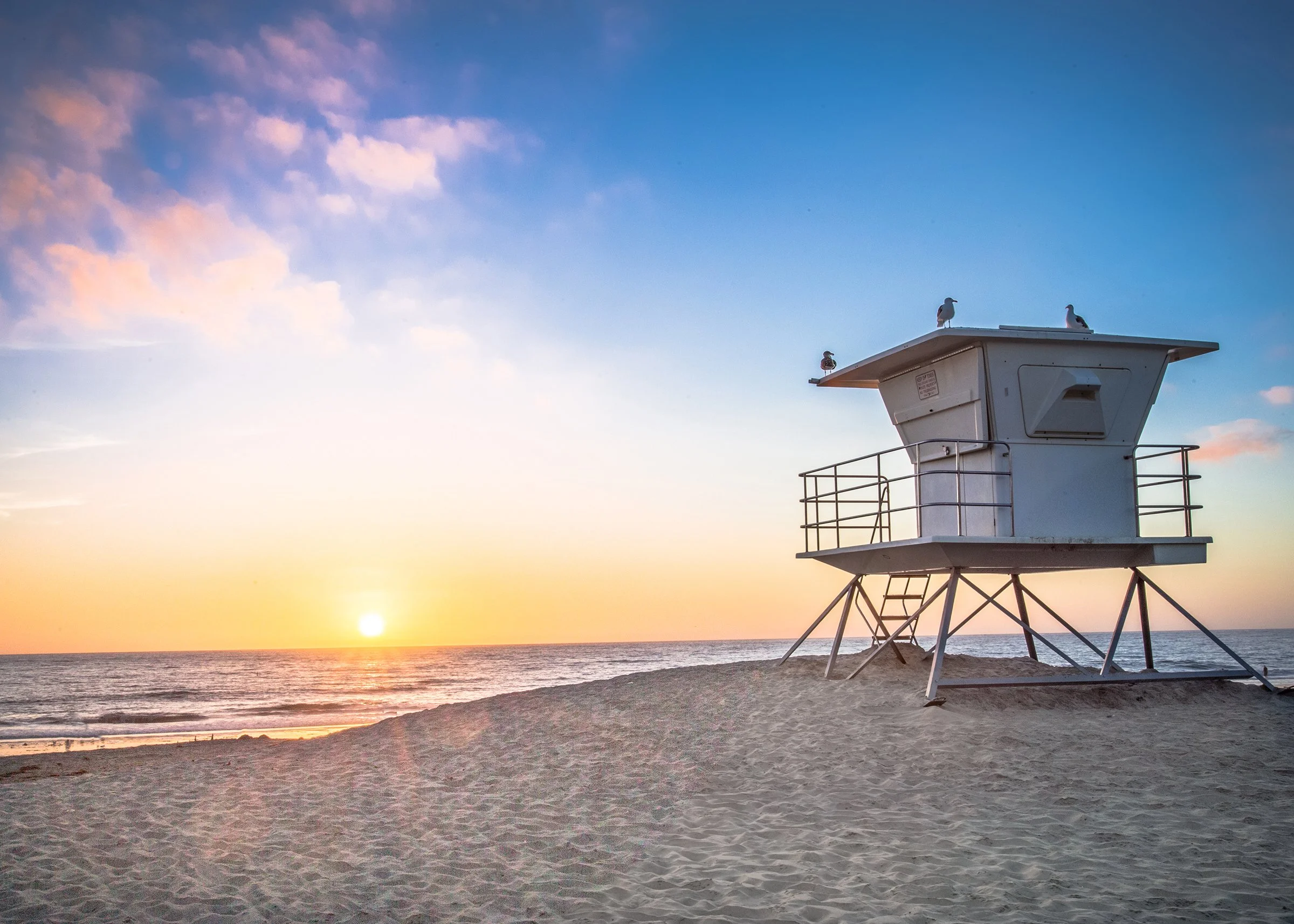 Encinitas Lifeguard tower.jpg