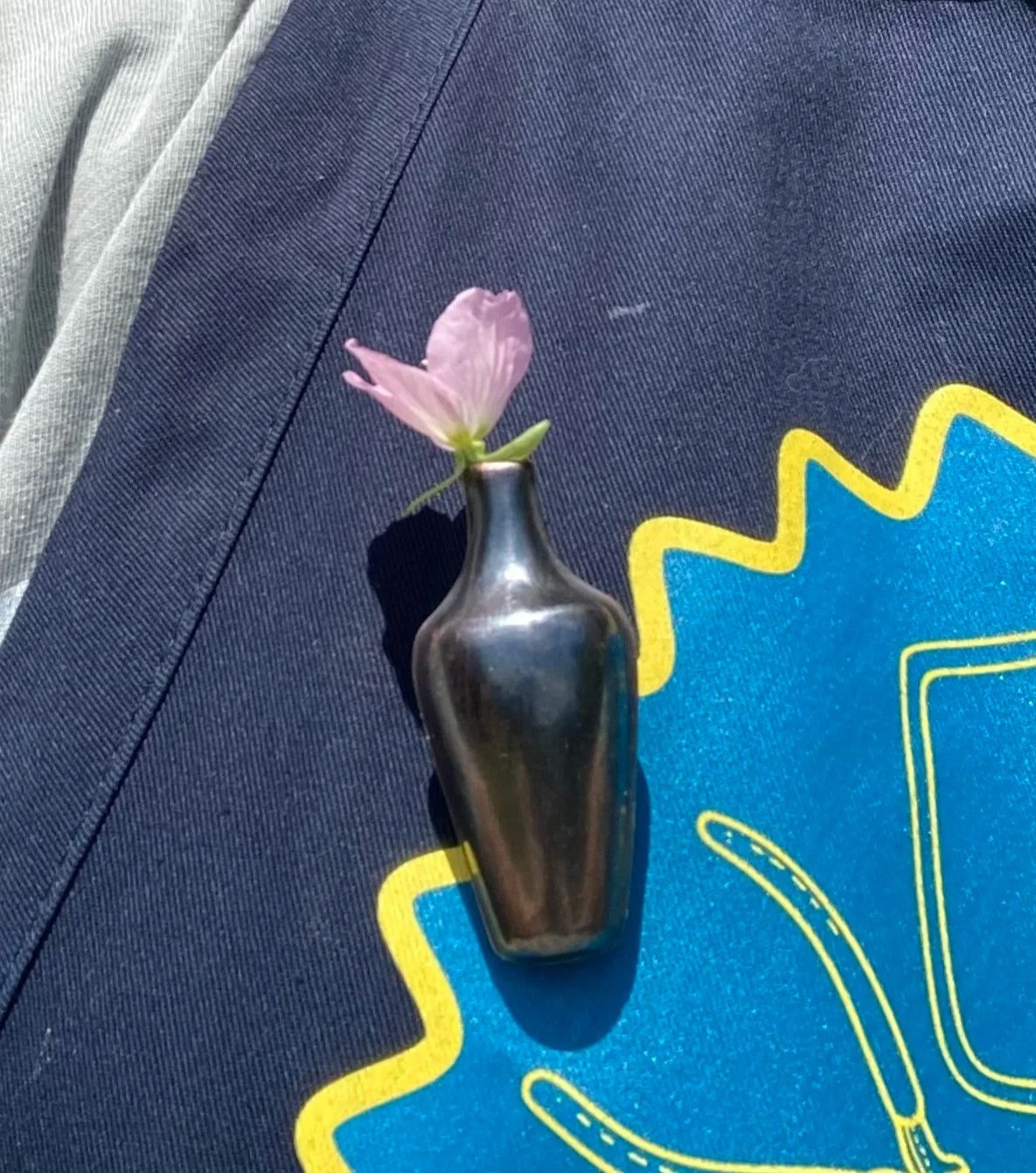 Vase Pin
