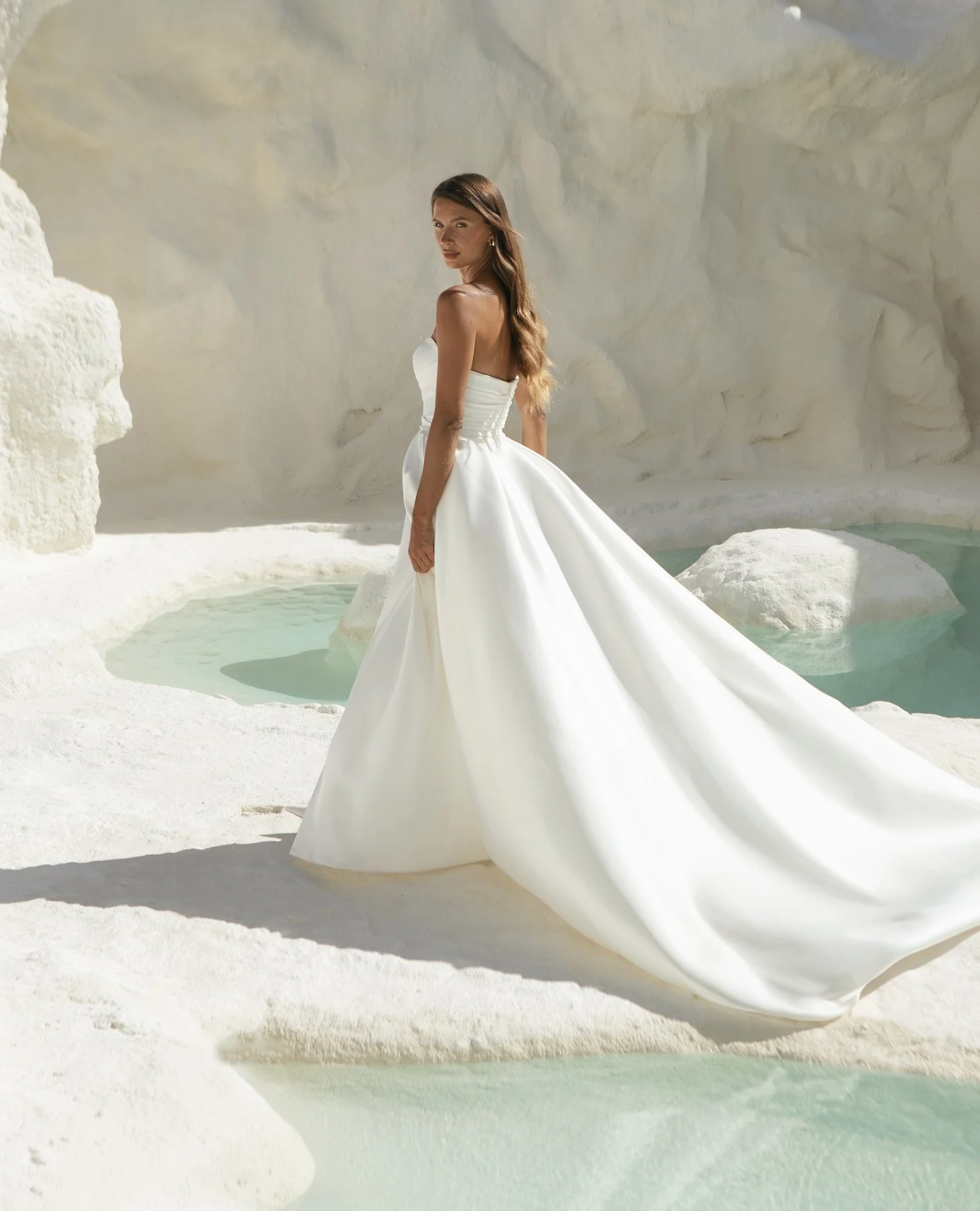 A favourite from Cisel&eacute; by @willowandwinterbridal, Layla.⁠
⁠
Save for wedding dress inspiration.
