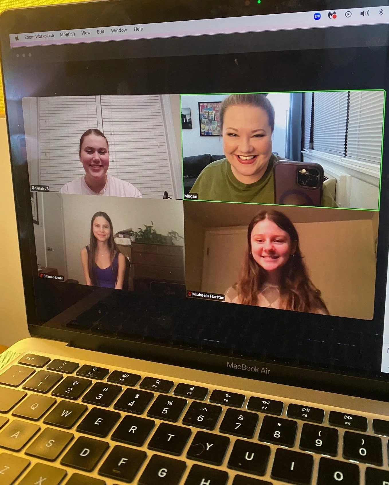 That’s a wrap! π
Congratulations to all of the wonderful singers who participated in our first round of fall acting classes. We loved seeing your songs soar to new heights with fresh dramatic tools and inspiration. Thank you to Abby for leadi