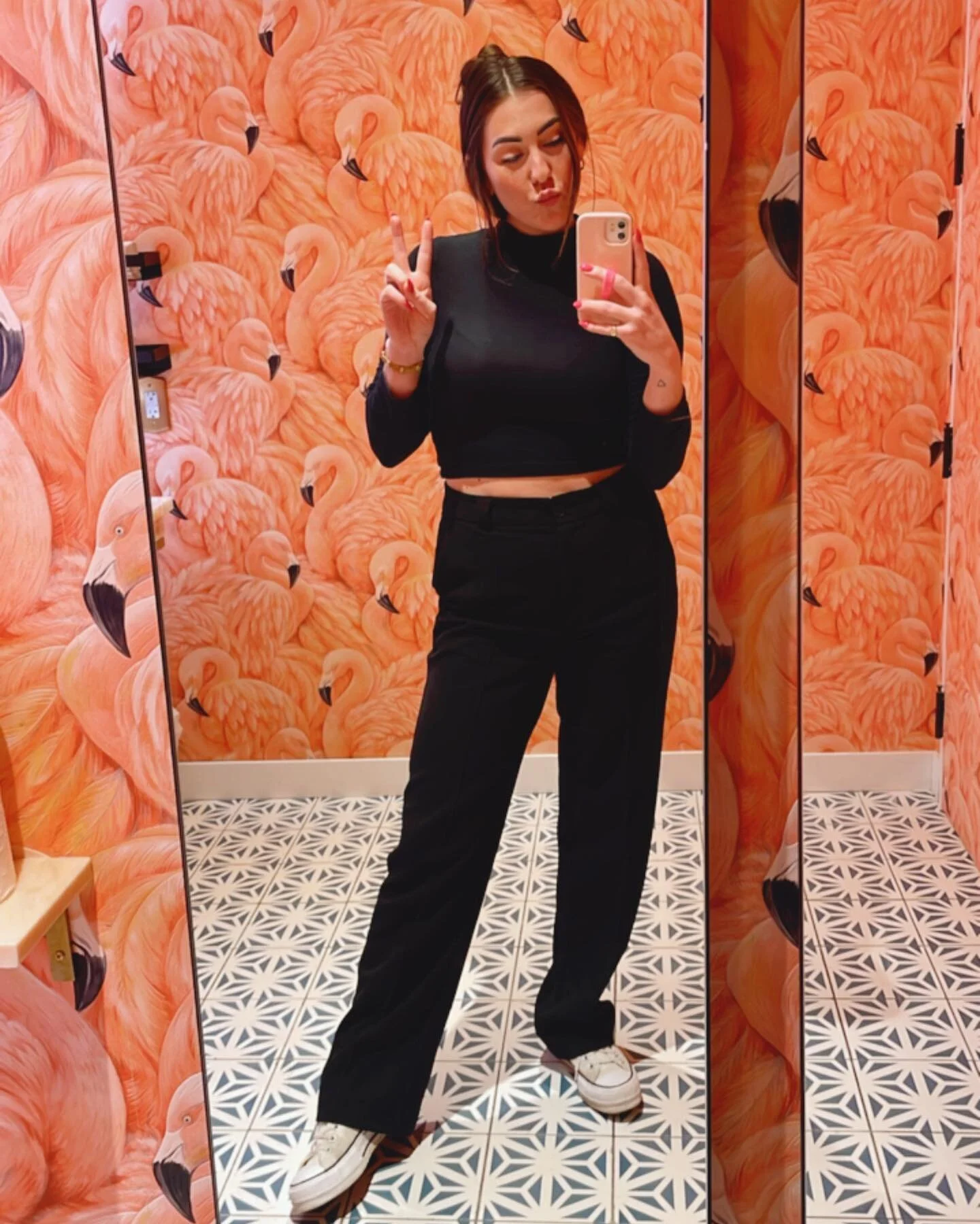 HAPPY THURSDAY! โจ
Just a quick reminder that starting next week EVERY Thursday you can find me where the flamingos are @fridabeautybar in Marda Loop! ๐ฆฉ
…can’t wait to see all your lovely faces. 
xoxo