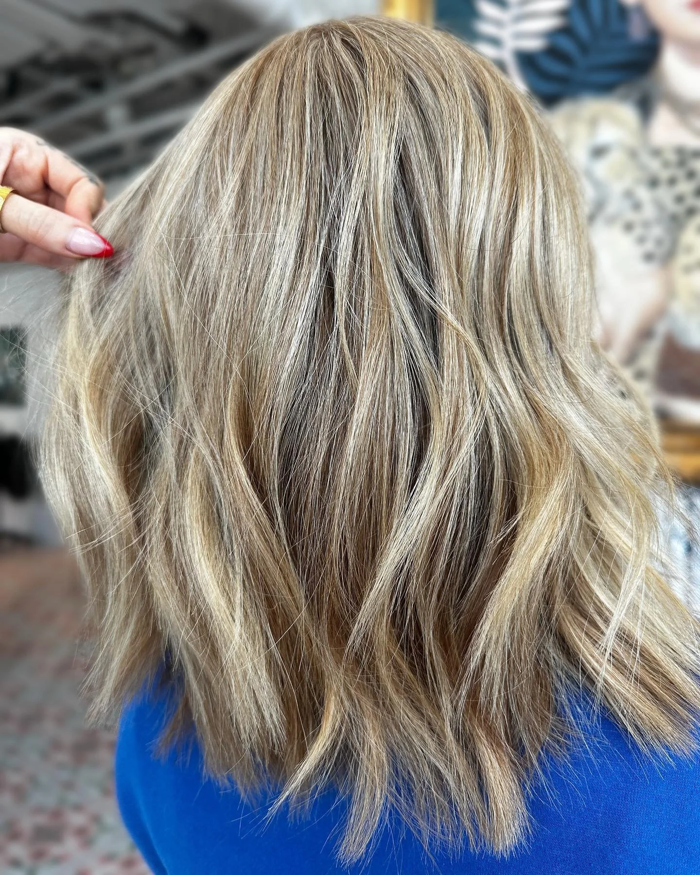 Chop &amp; brighten baby💅🏽🧖🏼&zwj;♀️🤍

#yyc #mardaloop #yychair #blonde #reels #fyp #explore  #transformation #yycfrida #calgary#beforeandafter #extensions #braidlessweave 
#fypp #stylist #hair #babylights #highlights