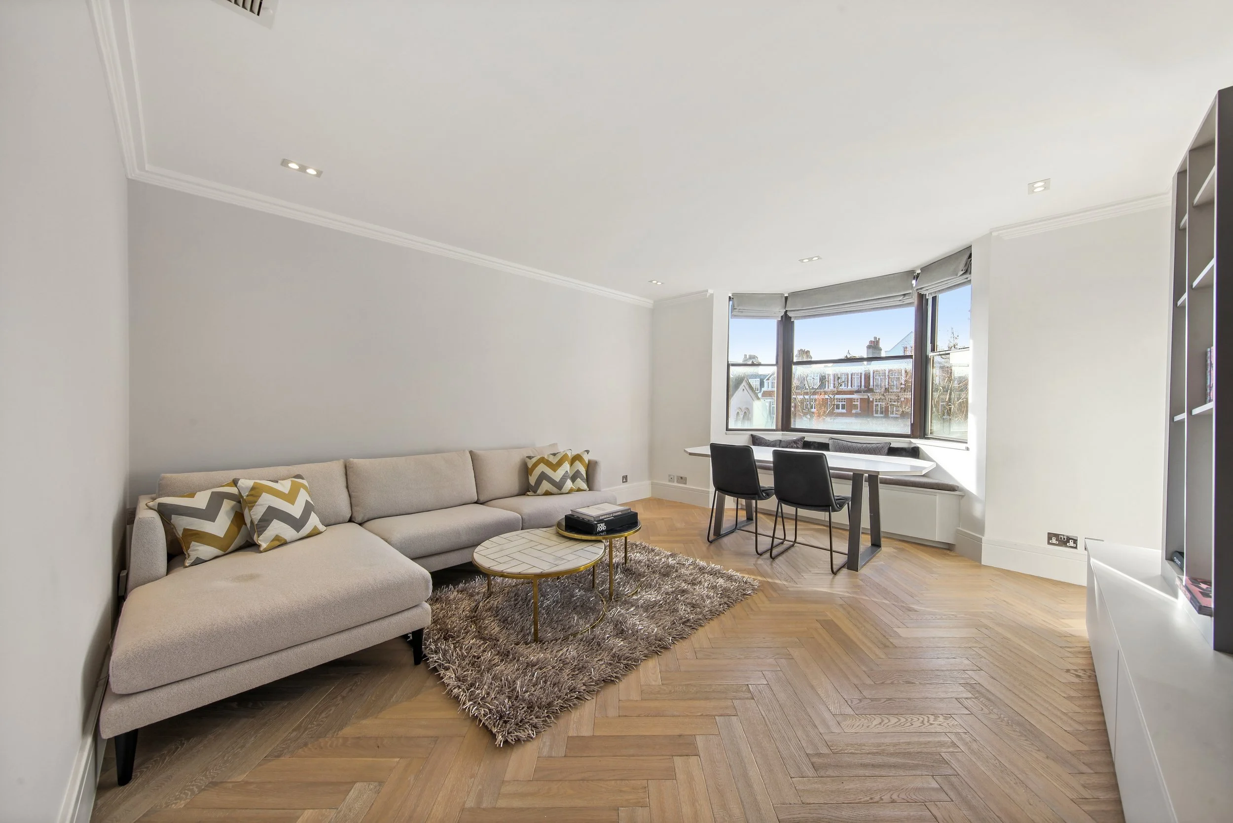 Iverna Gardens, Kensington - £1,100 PW - W8
