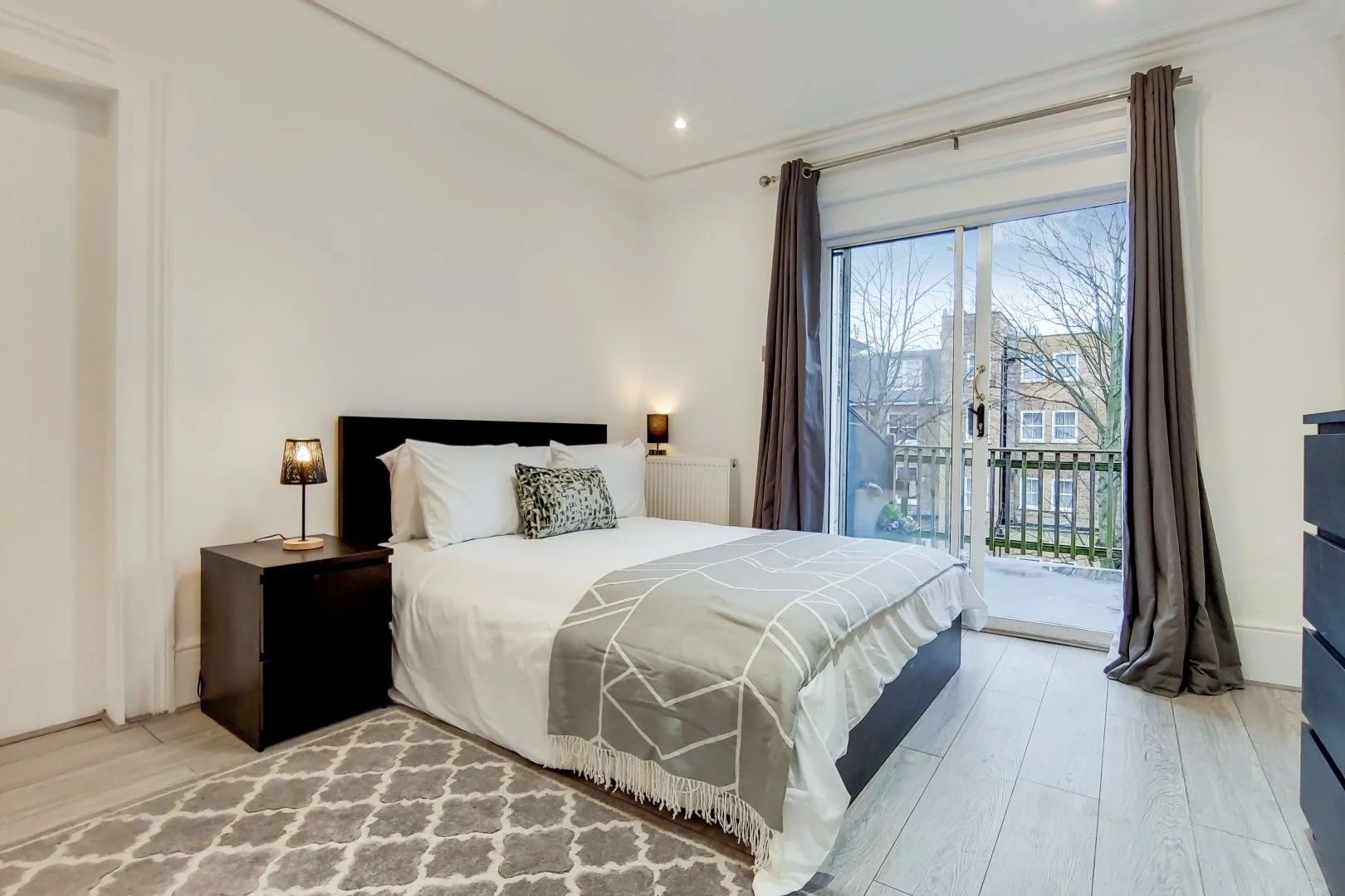 5_Main Bedroom-0.jpg