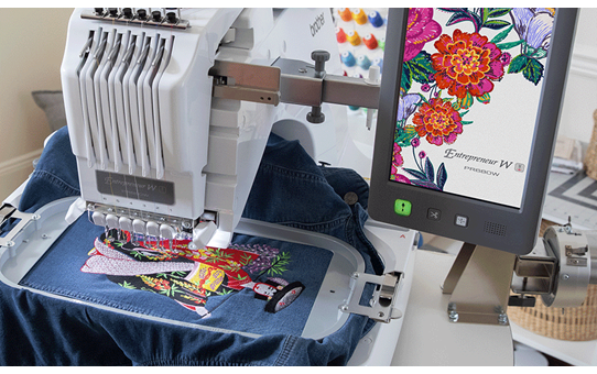 PR680W-large-embroidery-closeup.png