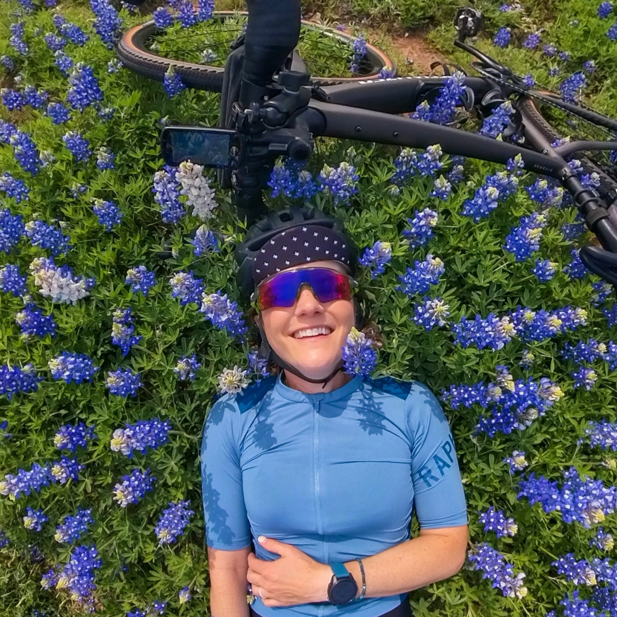 Some bluebonnets were squished making this photo&hellip; do I get arrested or what? 😅🫣

#insta360 #bluebonnets #cycling #texas #straighttojail