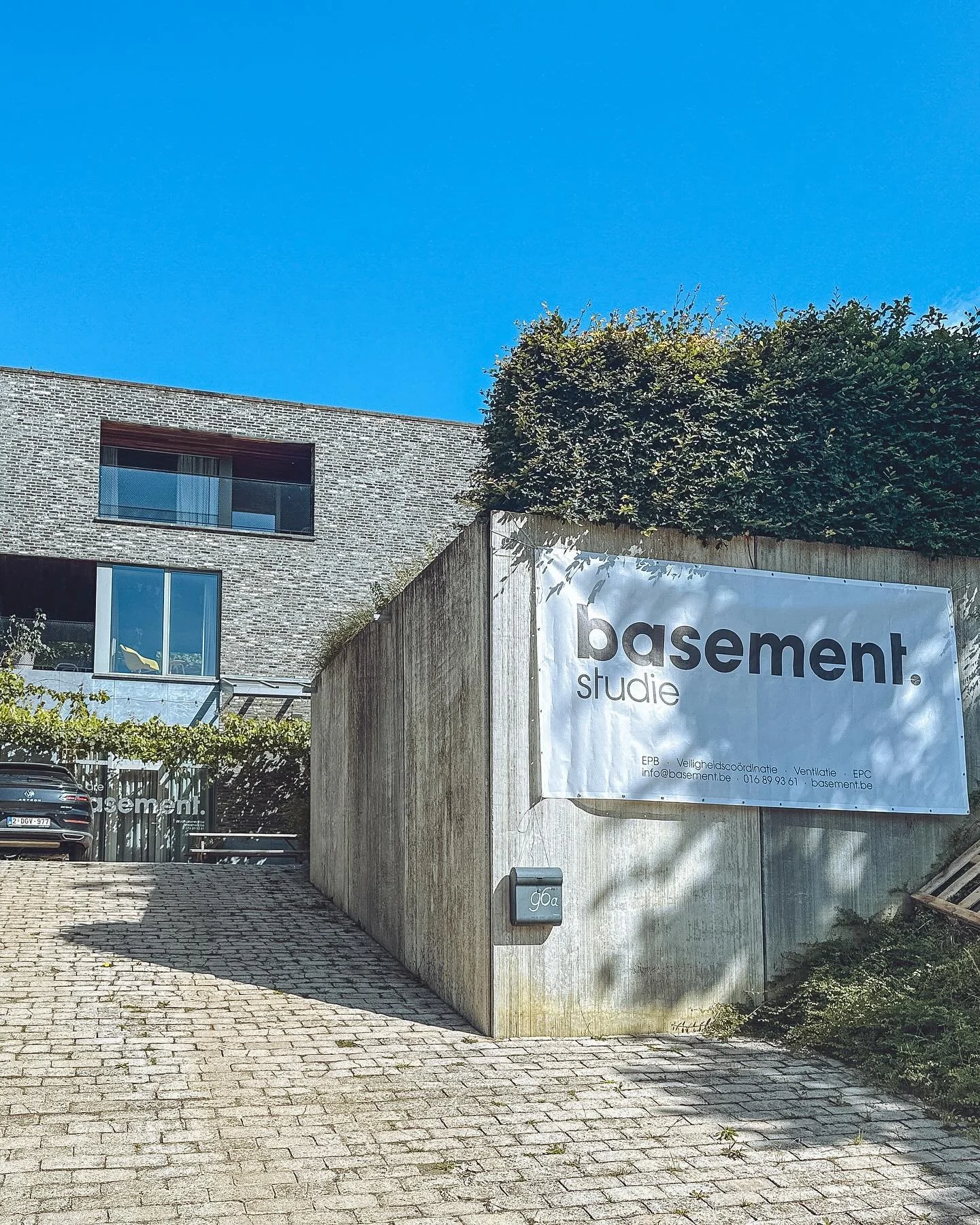 Steeds vaker kan je onze werfdoeken tegenkomen. 
Trots dat we op zoveel werven meewerken aan EPB, ventilatie, veiligheidscoördinatie en meer.
Meer weten? 👉 www.basement.be 
#basement #bouwen #renovatie #epb #veiligheid #ventilatie