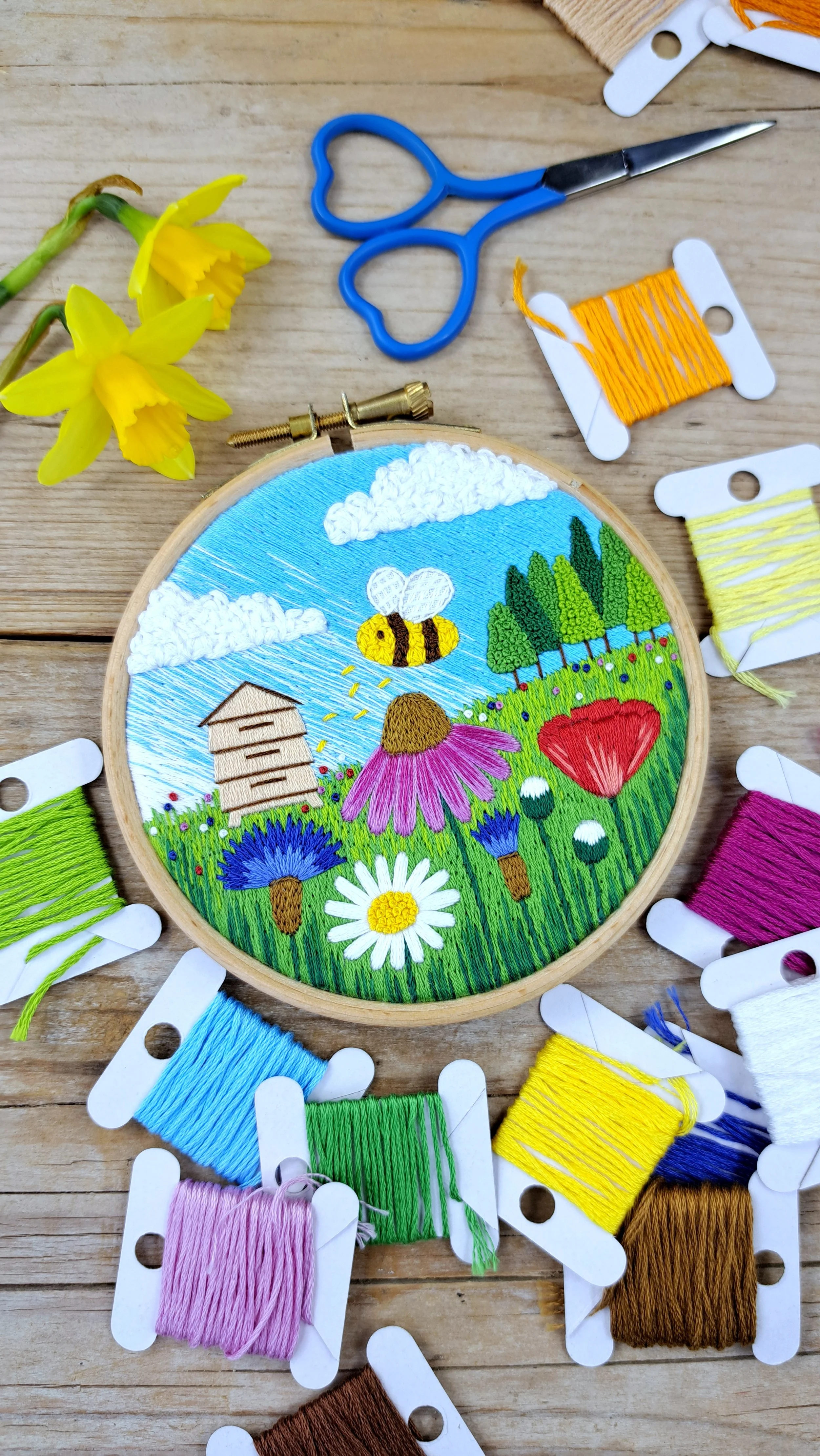 Bee’s &amp; Blooms Embroidery Kit