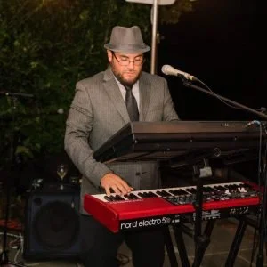 Sunday Brunch Live Music Series at Sharrott Winery