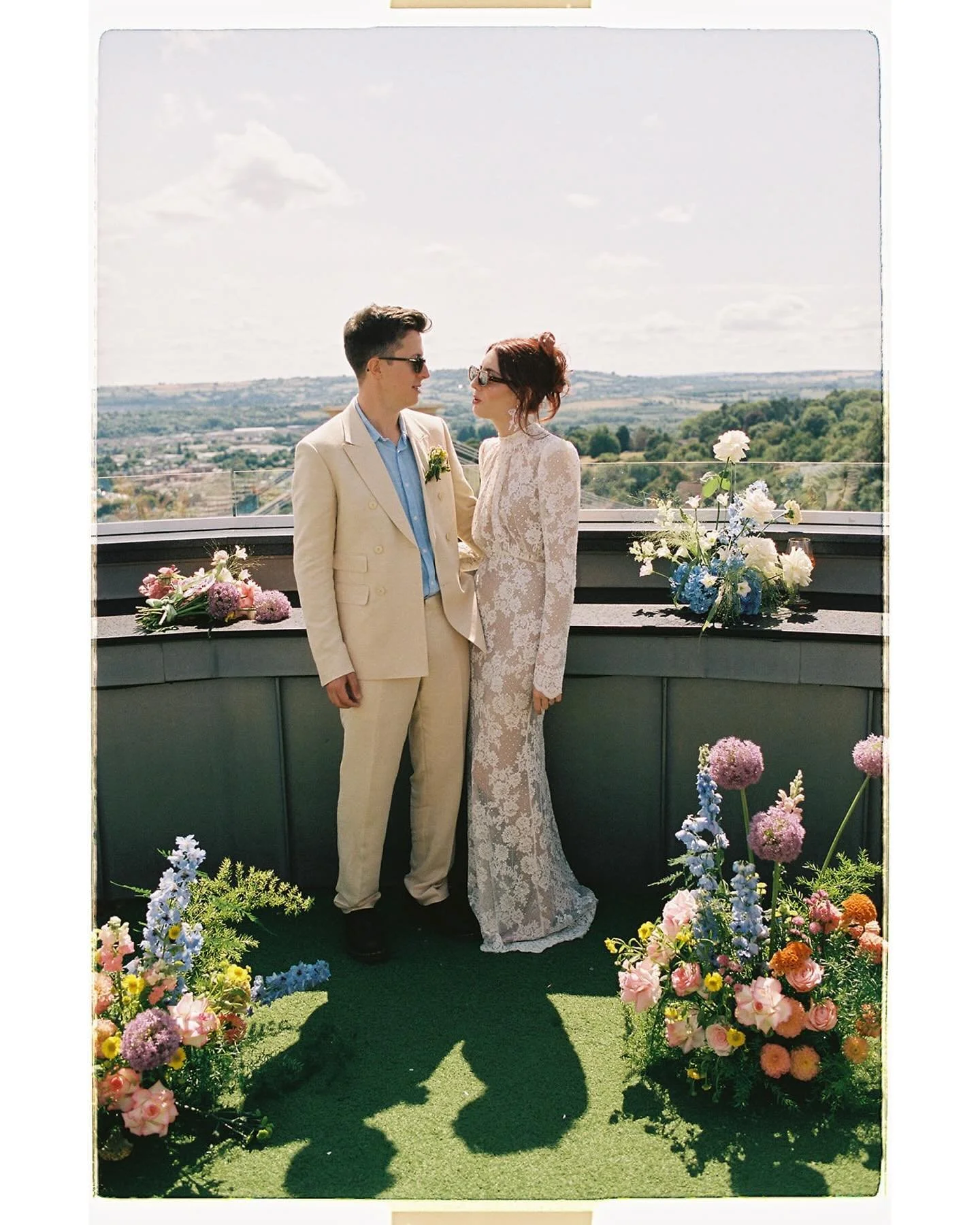 A few film frames from Hannah and Joe&rsquo;s gorgeous summer celebration. 

Swipe to see gorgeous flowers, the absolute cutest dog, my favourite wedding car ever and an absolutely iconic outfit change 💎

Photography: @suziesmithphoto 
Venues: @clif