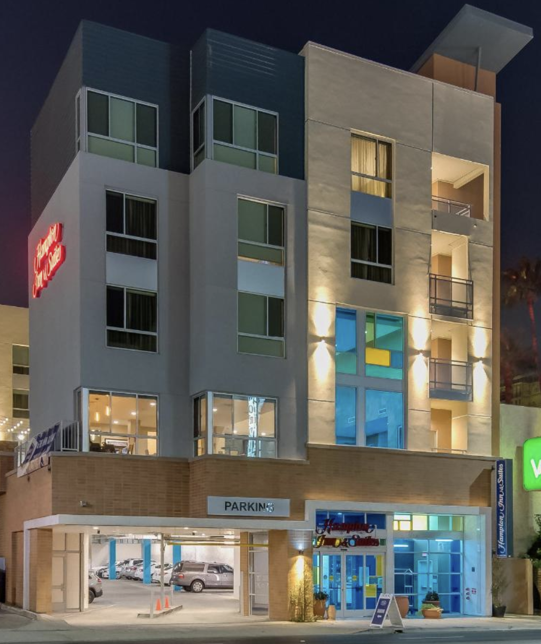 Hampton Inn and Suites Glendale.png