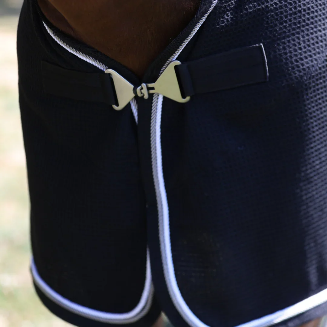 honeycomb_black-silver-white_front_buckle.webp