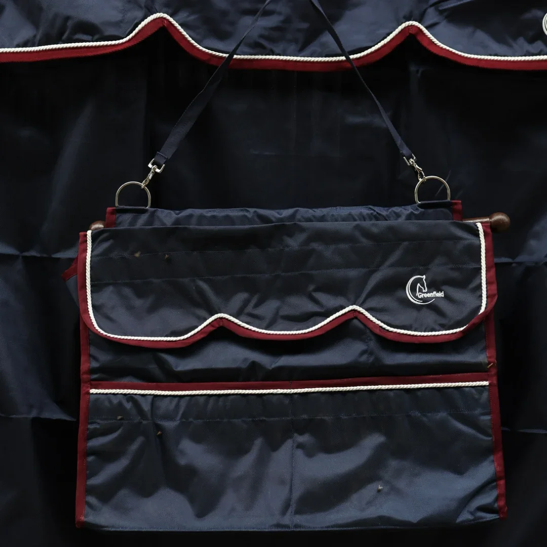 bag_navy-w-burgundy.webp