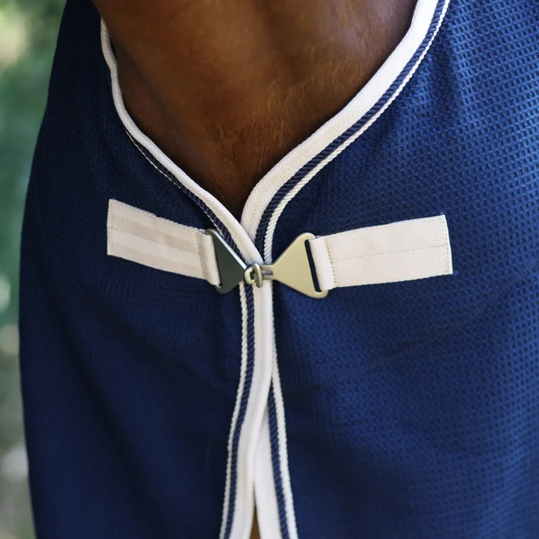 honeycomb_navy-beige_front_buckle.webp