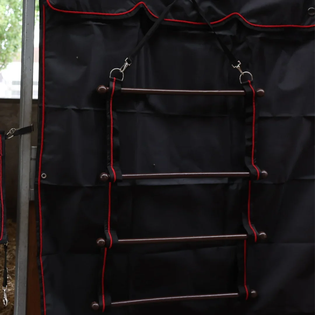 saddlepadholderblack-red.webp