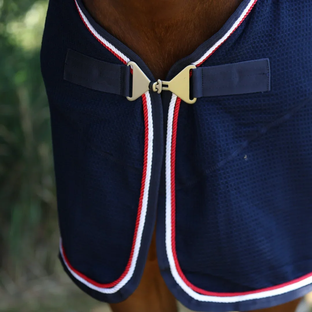 honeycomb_navy-white-red_front_buckle.webp