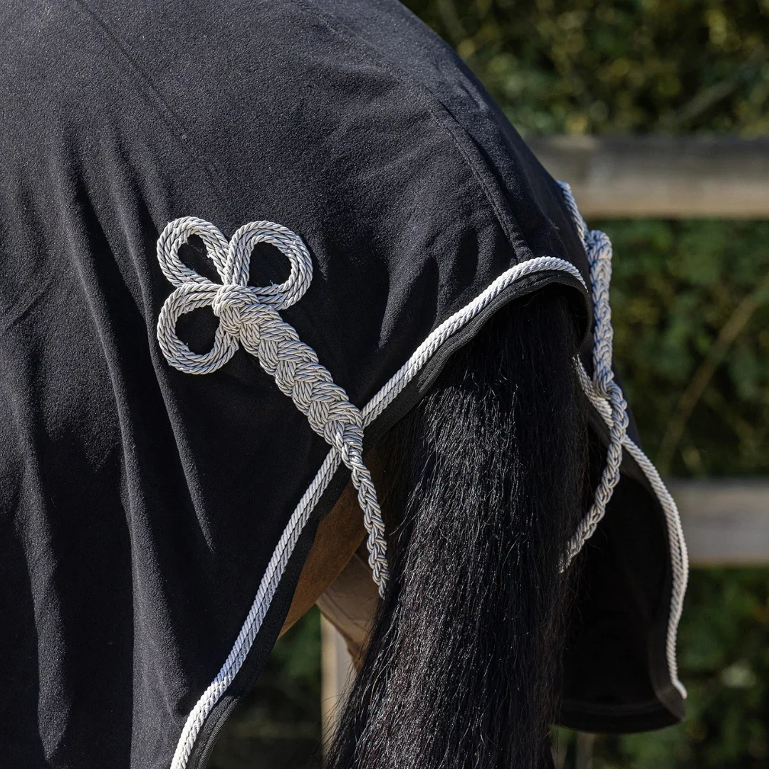 riding_sheet_fleece_black_black_white_silver_3.webp