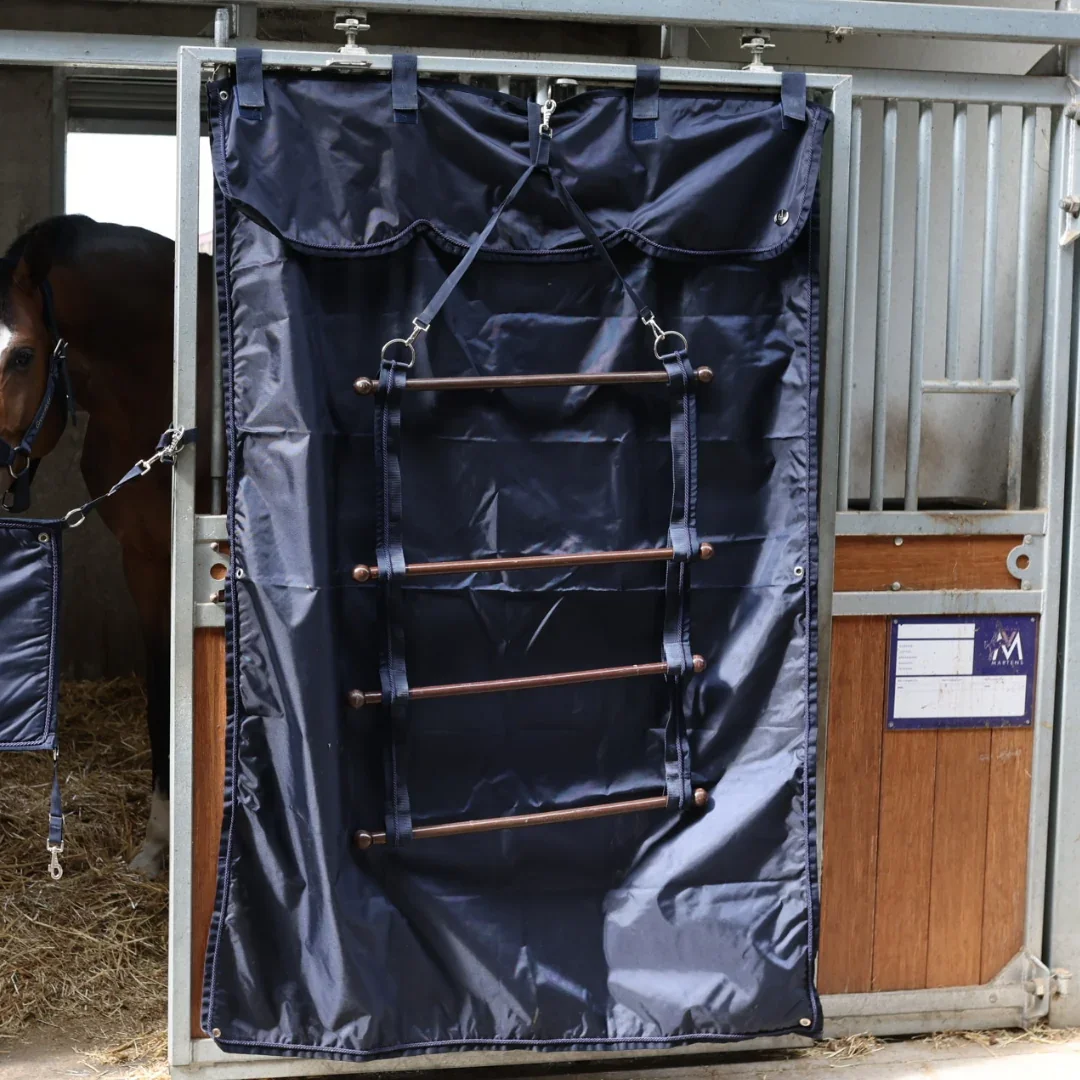 stablecurtainnavy-navy.webp