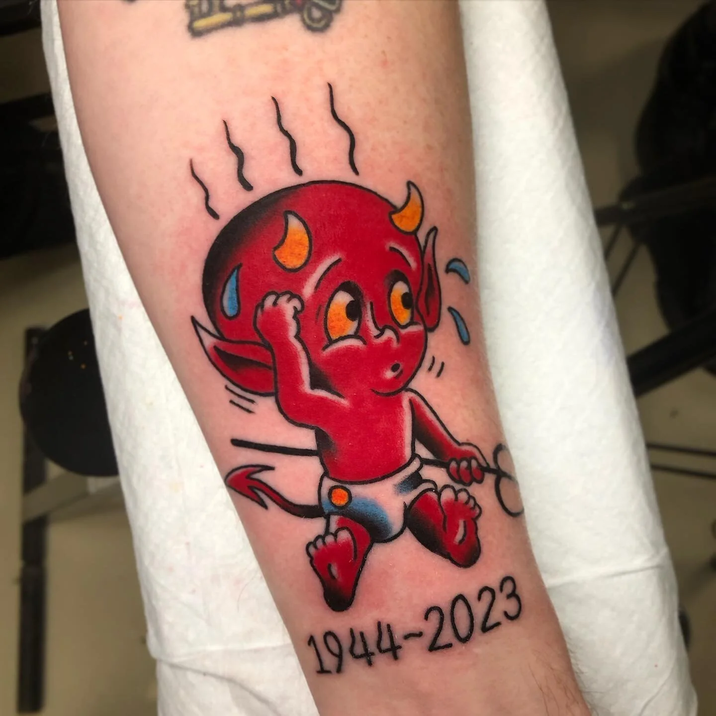 Thanks Jeremy ! Hot Stuff memorial for his gramps who had something like this we think lol 
@mossandmarrowtattoo made with @shipwreckirons