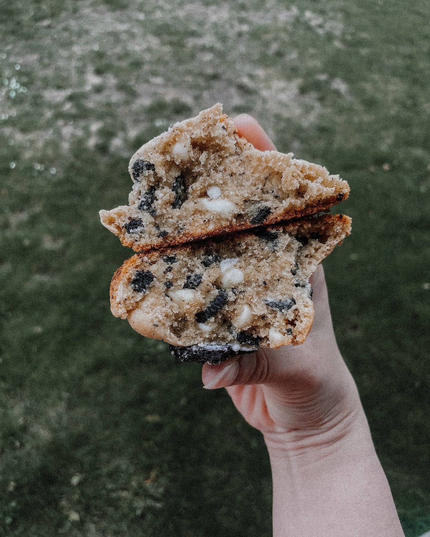 Find us at the @blockislandemporium starting this Saturday, 6/29! We are so excited to be a part of this amazing market, and to feature our cookies in such a rad place! 🖤🍪 

#blockislandri #blockisland #blockislandlife #blockislandferry