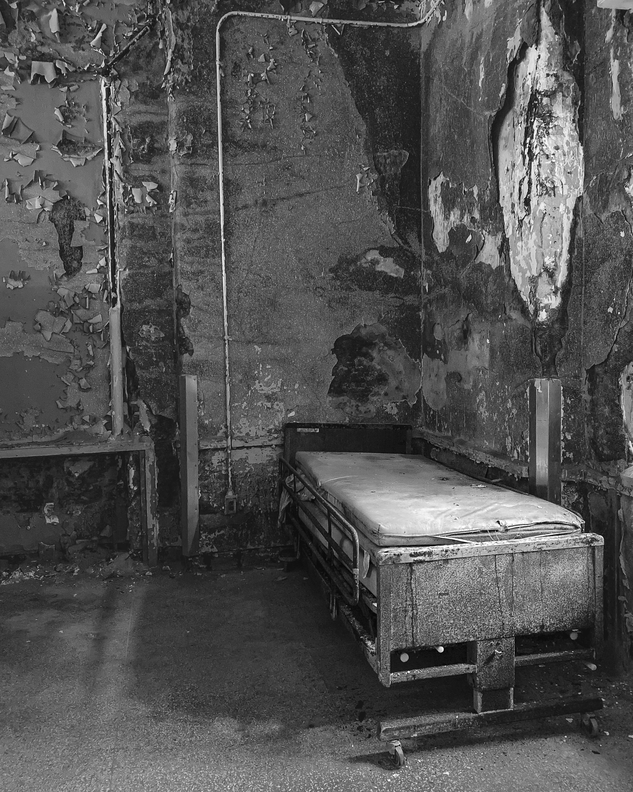 Bed_Pennhearst_BW.jpeg