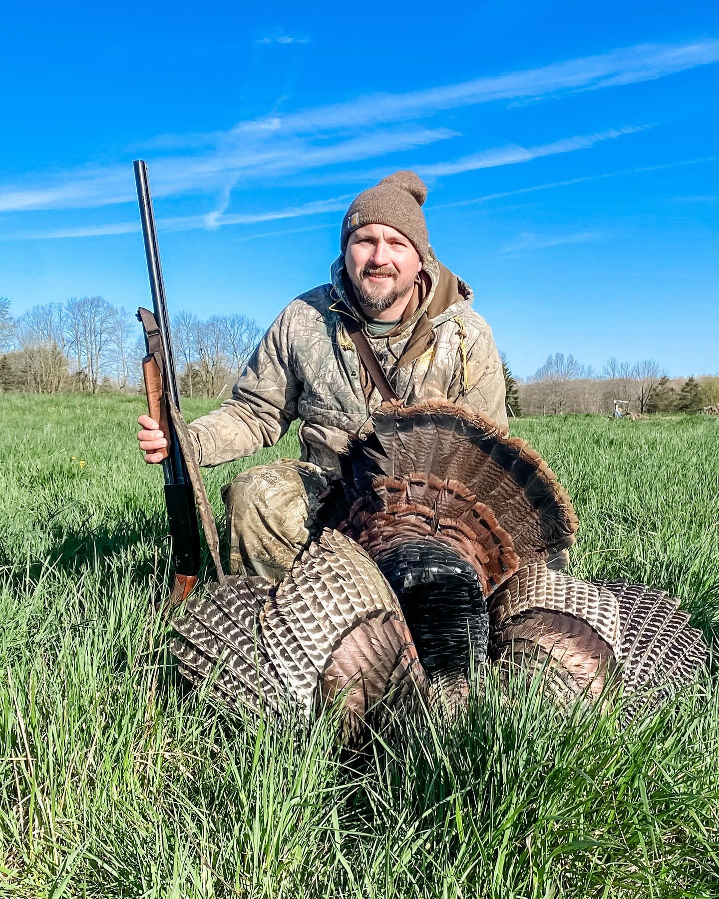 Spring turkey hunting success!! 🦃
&hellip;
Two mornings of hunting and weeks of patterning the flock of turkeys that live around our farm, and Dan got this dandy of a tom! 👏
&hellip;
He was BIG and mature - sporting a very long beard and some huge 