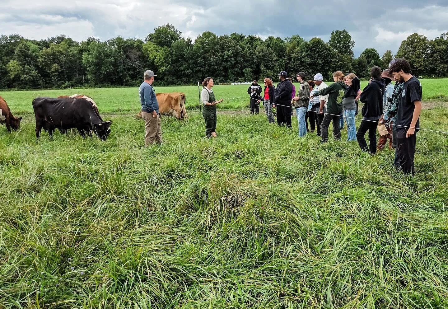 Farm Tour #1 of 3 scheduled for this fall 🍂
&hellip;
We always get a great group with the Beginning Farmer Training program at MSU 💚🤍
&hellip;
Most of the students are veggie focused but we had some urban farmers with goats &amp; chickens 😀 We ta