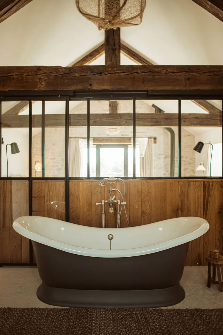 Private soaking tub in The Lodge at L'Esprit d'Almières