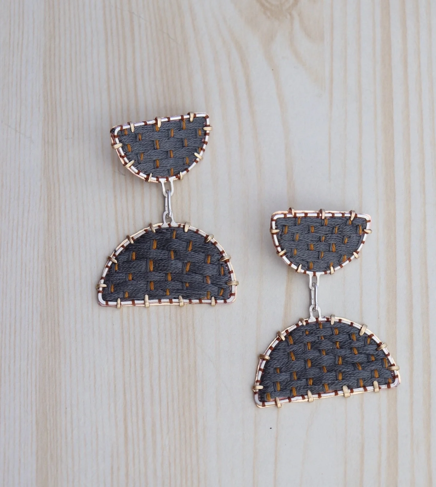 The perfect earrings for this chilly winter weather, am I right? 

$160 + shipping, dm to claim 
Hand embroidered cotton + sterling silver frame and ear wire + brass backing