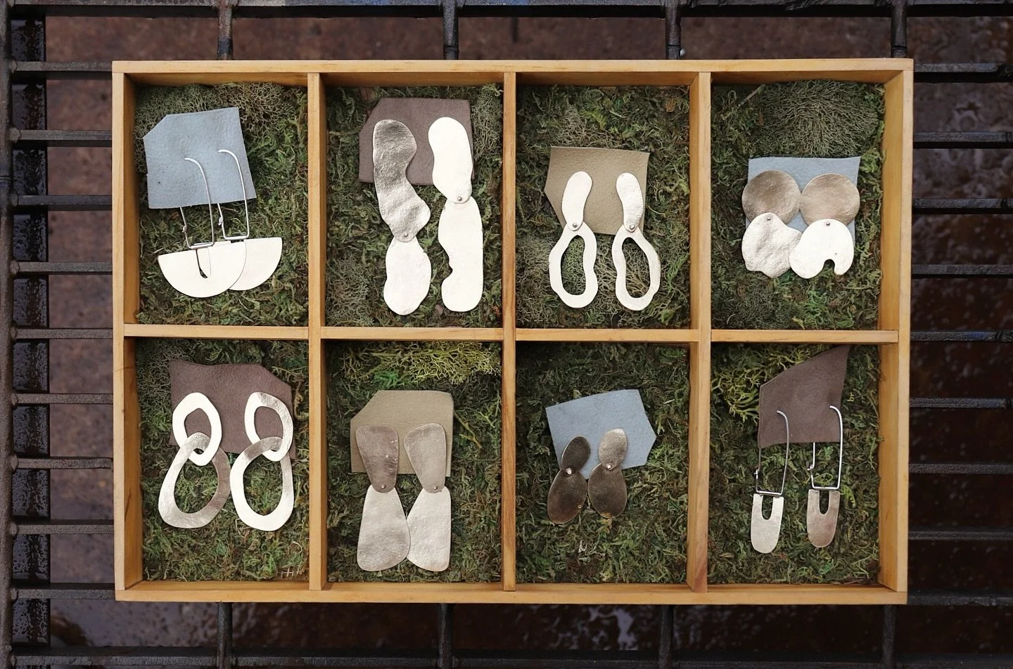 Happy sliding scale fundraising s@le day! Go check out my sale and dm to claim.

This week 20% is being donated to @wckitchen to help feed G@z@, because it&rsquo;s easy to forget that people are starving while we&rsquo;re busy being distracted by thi