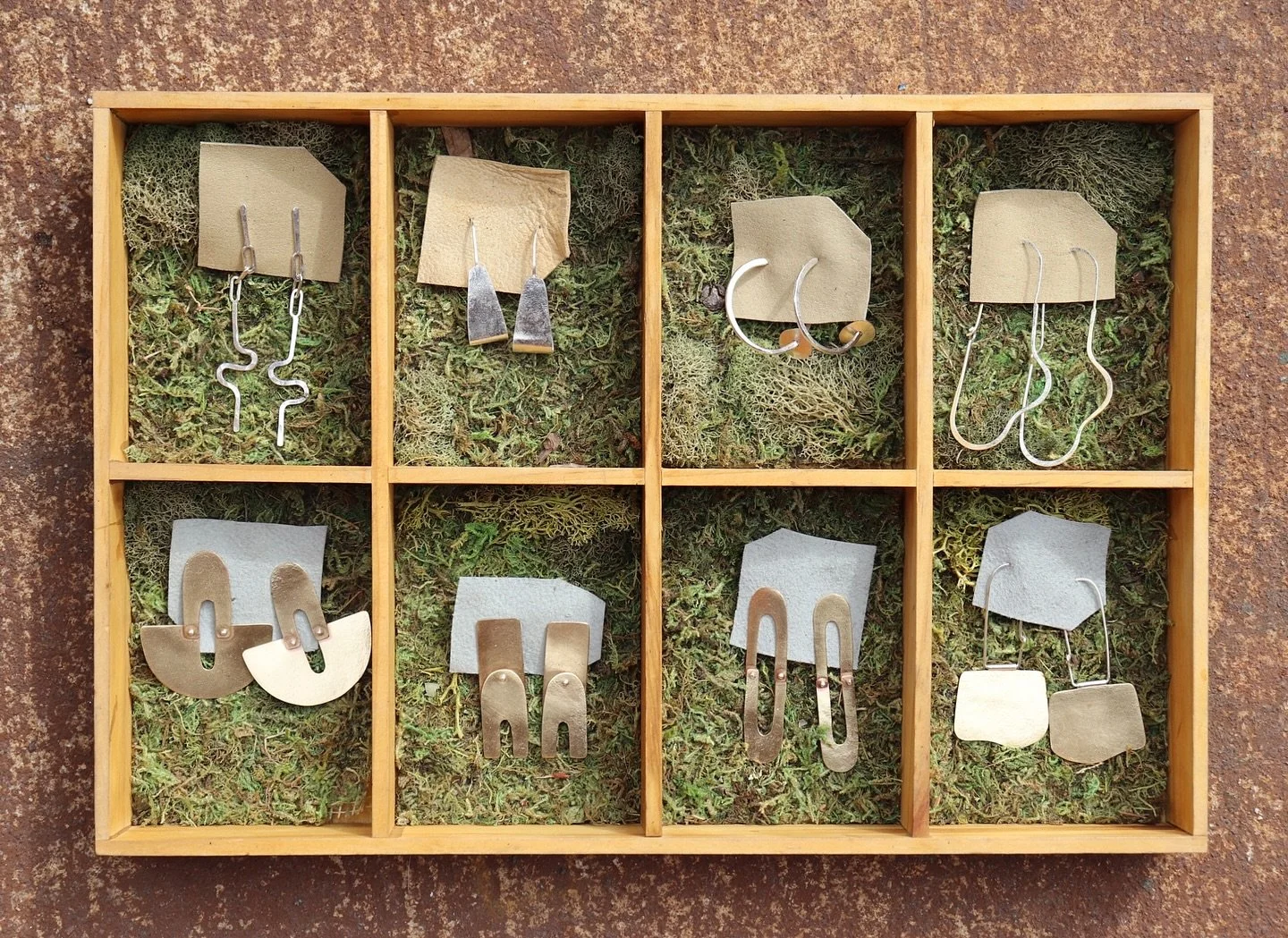 Happy sliding scale fundraising s@le day! Check out my story and dm to claim. This week 20% is going to Immigrant Legal Resource Center @the_ilrc (link in bio to donate directly)