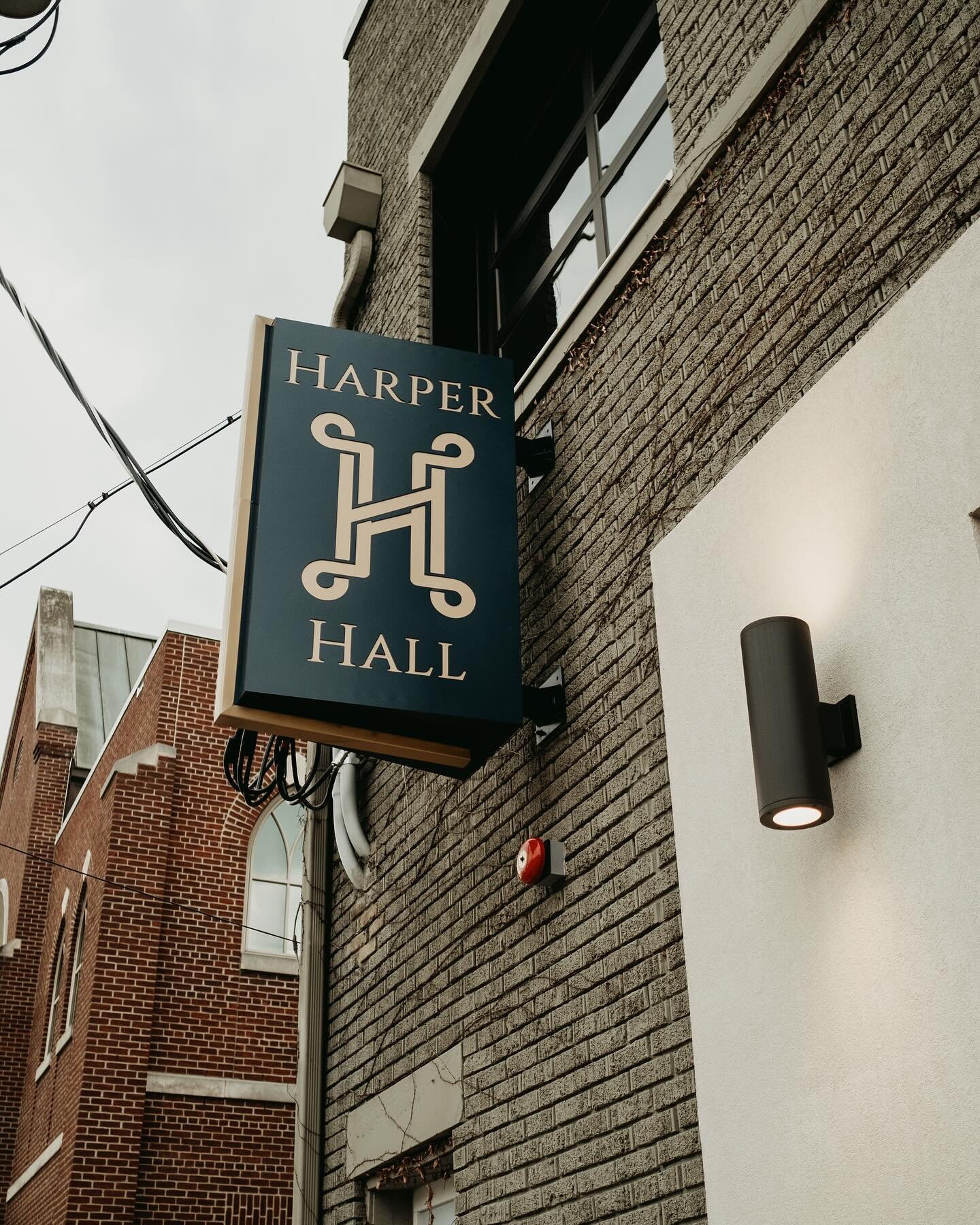 Located in the heart of downtown Lexington, make Harper Hall the setting of lifes most precious memories ✨

Book with us today!

📸 @shaexjes

#weddingvenue #kentuckywedding #sharethelex #downtownlexington #eventvenue