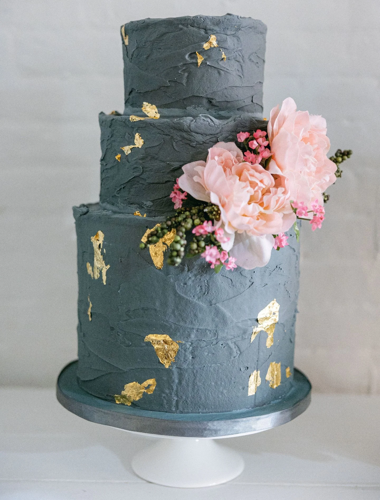 Happy National Dessert Day! 

We can&rsquo;t think of a sweeter way to celebrate than with a beautiful wedding cake photo from @TinkersCakeShop. 🍰🍰

Tell us in the comments what your favorite dessert is!

Photo: @VeronicaSparrow