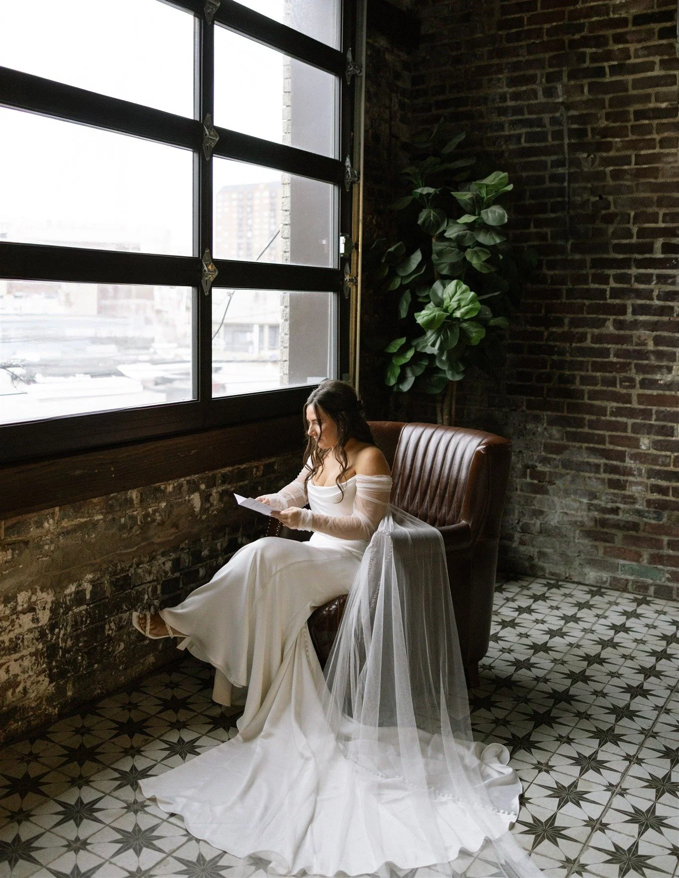 Just her, a quiet space and his words.

Photo: @ellakphotography_

#bride #weddingday #weddingvenue #wedding #kentuckybride #kywedding #kybride #lexingtonky #sharethelex #simplylovelex #lexky #industrialweddingvenue