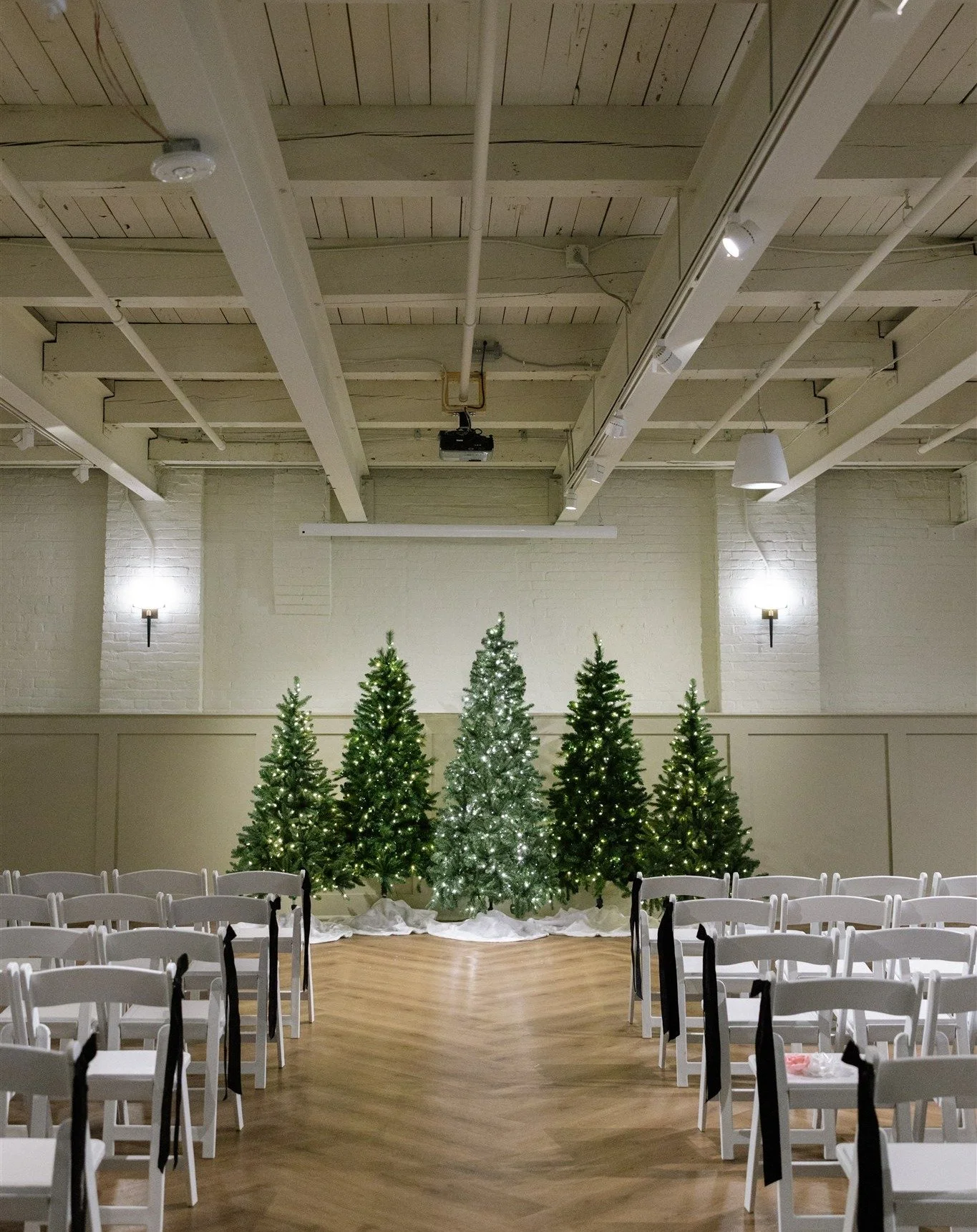 There&rsquo;s something magical about saying &ldquo;I do&rdquo; with twinkling Christmas trees as your ceremony backdrop. The glow of lights, the warmth of the season, and the joy in the air create a romantic atmosphere your guests will never forget.