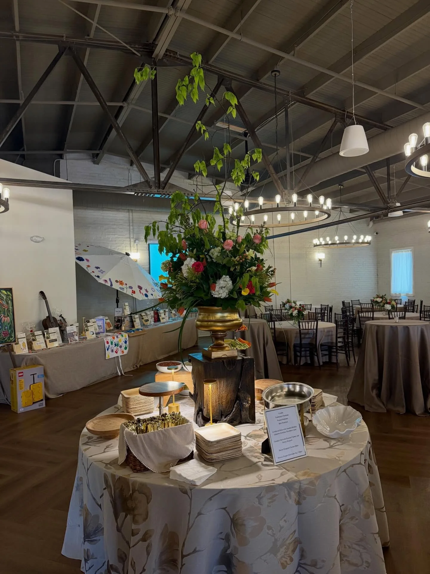 We LOVE seeing everyone&rsquo;s ideas come to fruition! 

Looking for a venue that has an open vendor policy in Lexington? We would love to share more about Harper Hall with you!