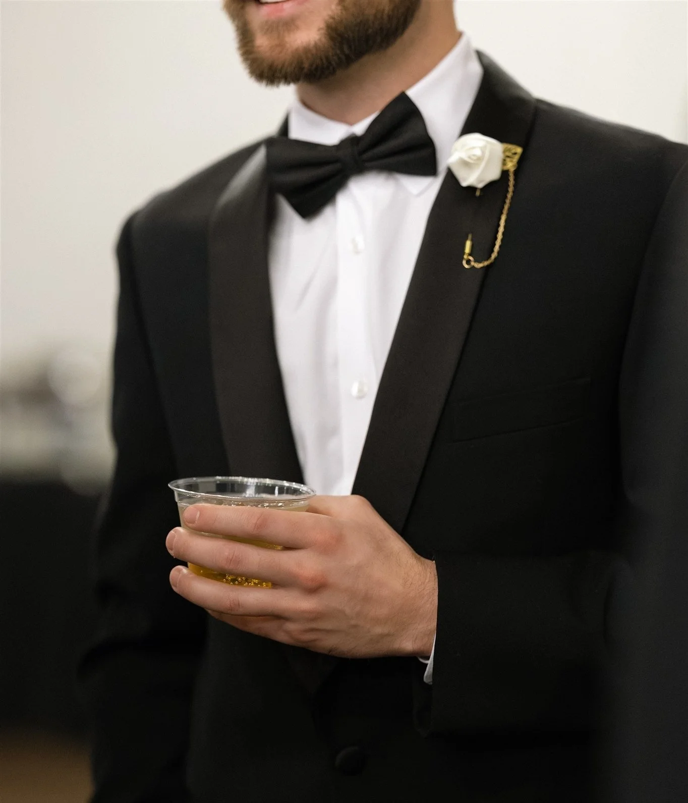 Tomorrow is National Wine Day, but we are going to celebrate a day early! While we do offer numerous wine selections on our in-house bar menu, champagne and prosecco remain the top choice for weddings and special events. Sunday Funday.

Photo: Ella K