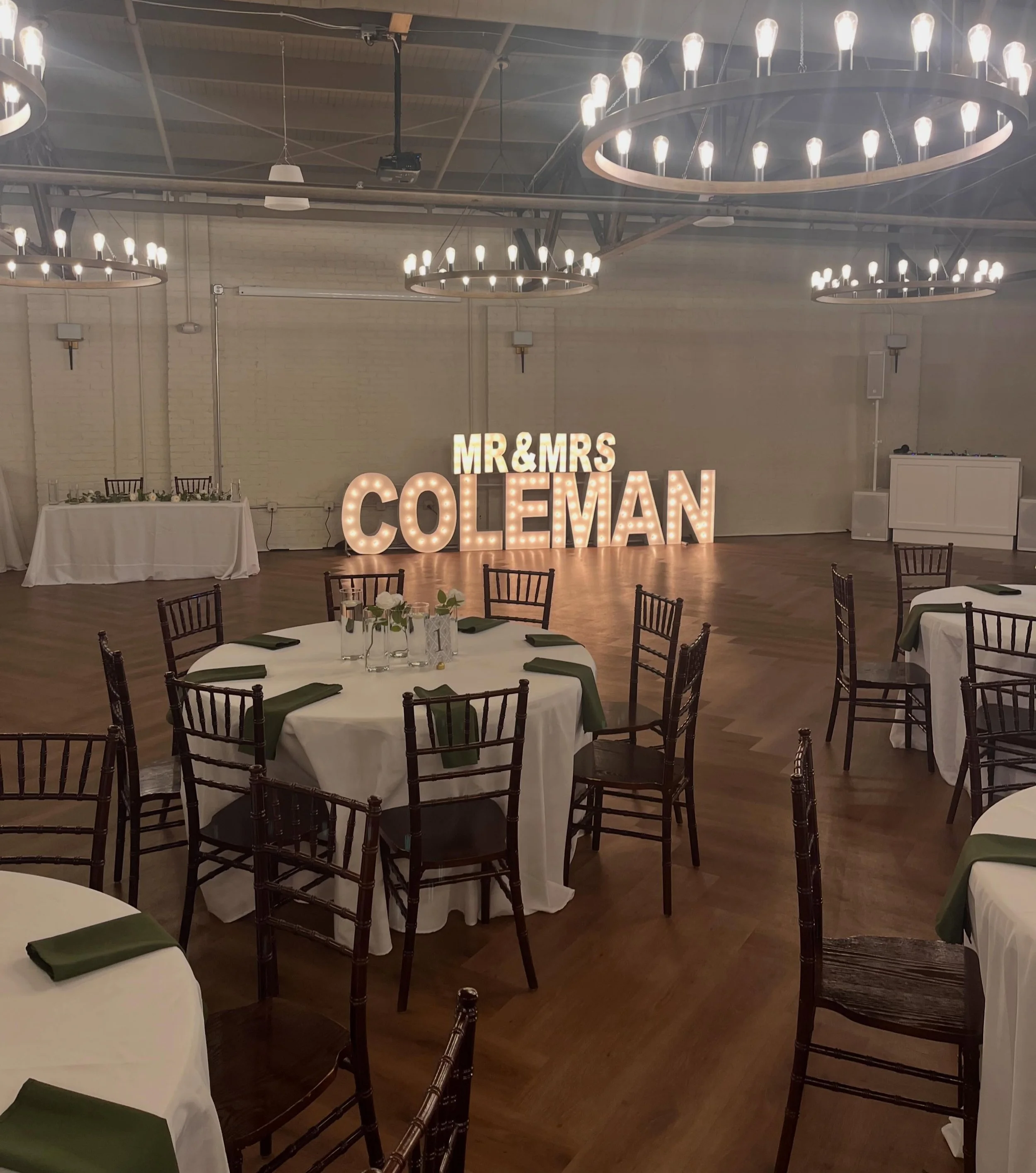 @alphalitlex is always a fun addition to any wedding or event!