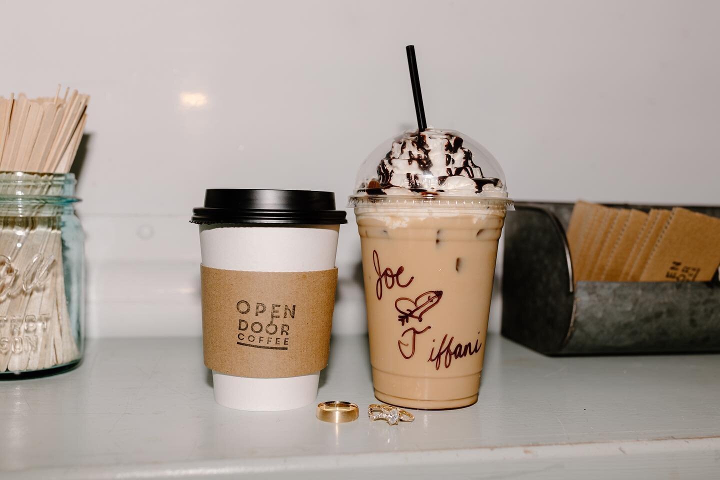 This still might be one of my favorite details of a wedding day!! Tiffani &amp; Joe had their favorite coffee truck come by and provide a late night pick me up for their guests☕️