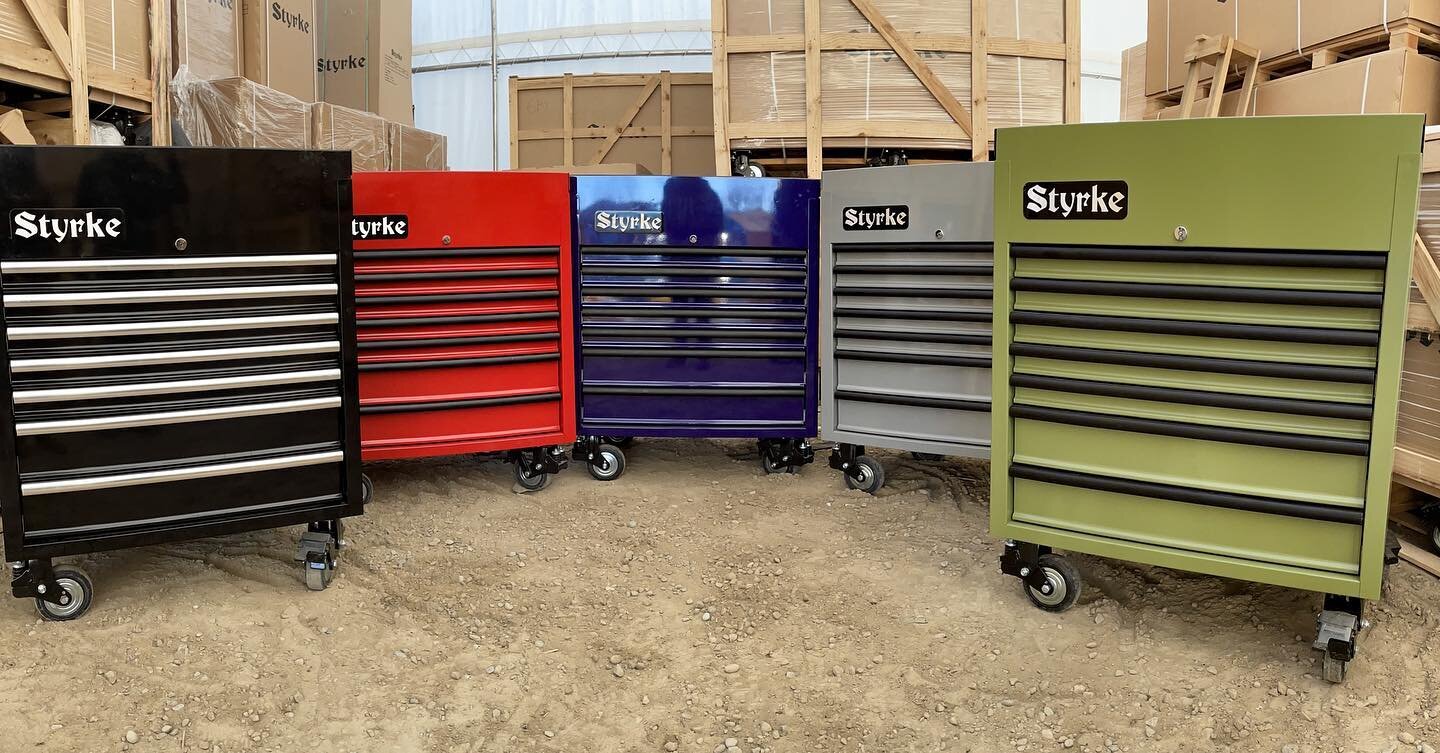 Our 36&quot; tool carts are perfect for moving around the shop with ease. 

SLIDE TOP with SOFT CLOSE DRAWERS.

Available in grey, black, olive green, purple, and red! Mix and match to create a unique cart of your own.

$2,175.00 + shipping + tax.

D