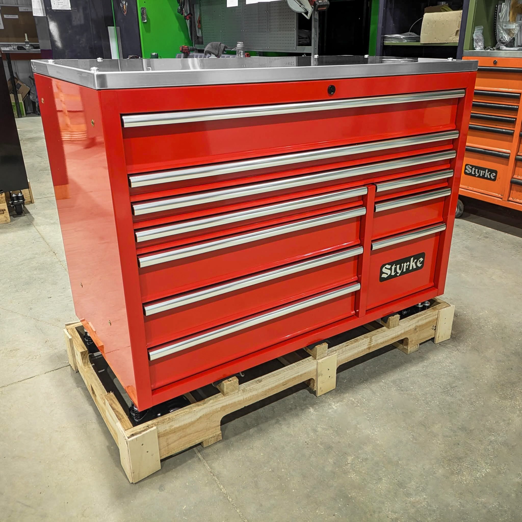 POV: The fire station orders a toolbox 🚒

#Styrke #StyrkeIndustries #ToolChest #FireEngineRed #ClassicChrome