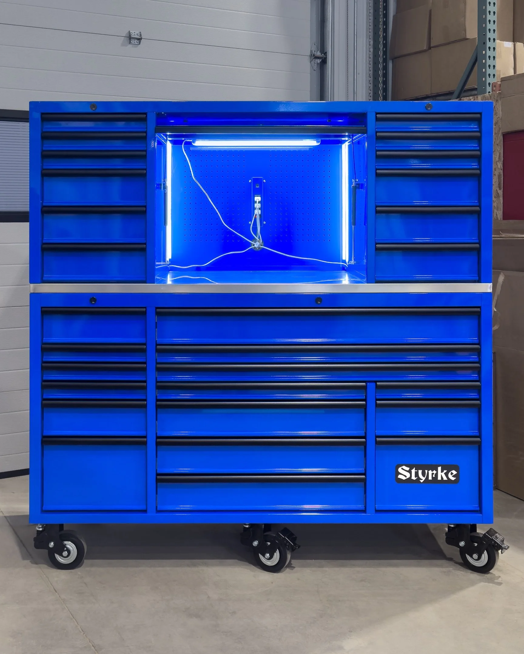 Our Top Chests have been so popular that they&rsquo;re sold out till January! If you are looking to get your hands on one, run to our site and get your quote request in quick so you don&rsquo;t miss out again. 🏃

#Styrke #StyrkeIndustries #ToolStora