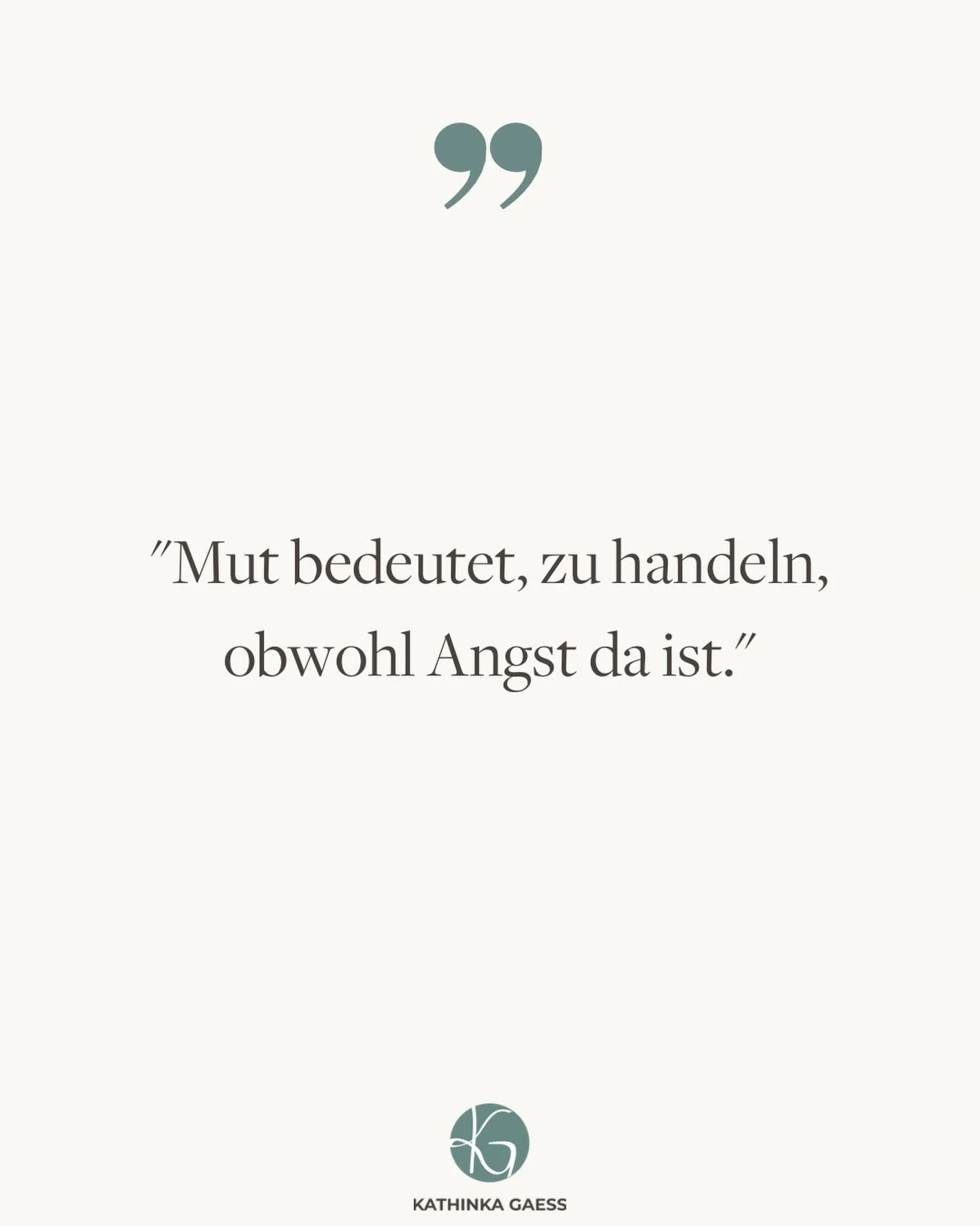 Mut sieht auf Instagram oft stark aus.
In echt f&uuml;hlt er sich meist leise an.
Manchmal sogar unbequem.

Die Frauen, die heute selbstbewusst wirken,
hatten alle einen Moment,
in dem sie nicht wussten,
ob sie es wirklich k&ouml;nnen.

Vielleicht is